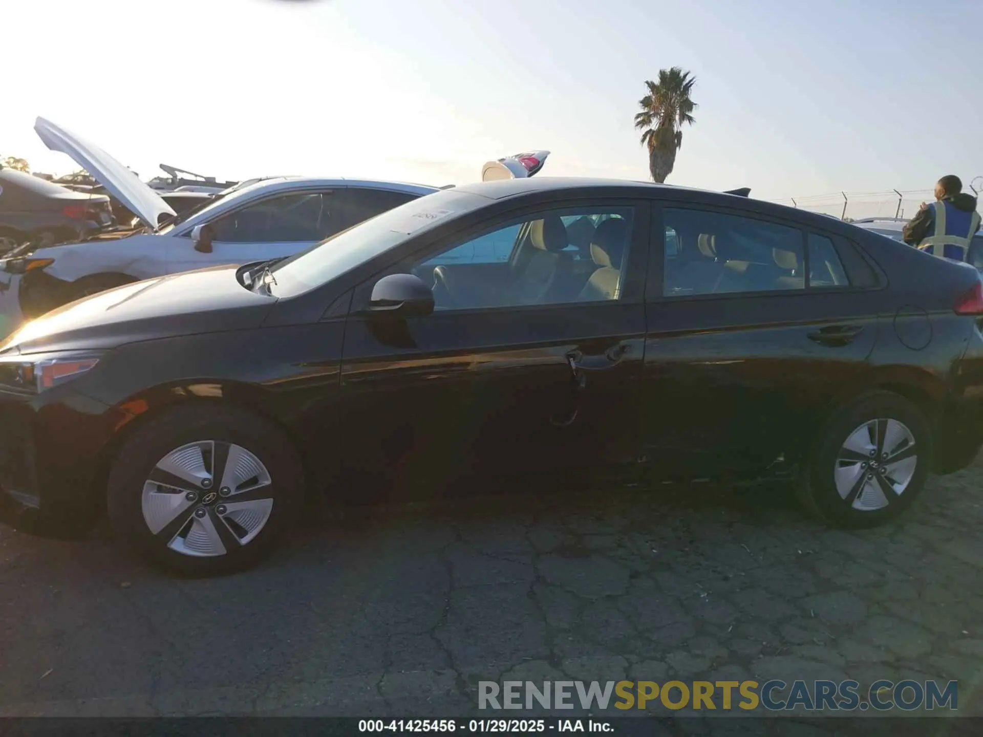 15 Photograph of a damaged car KMHC65LC0KU165343 HYUNDAI IONIQ HYBRID 2019