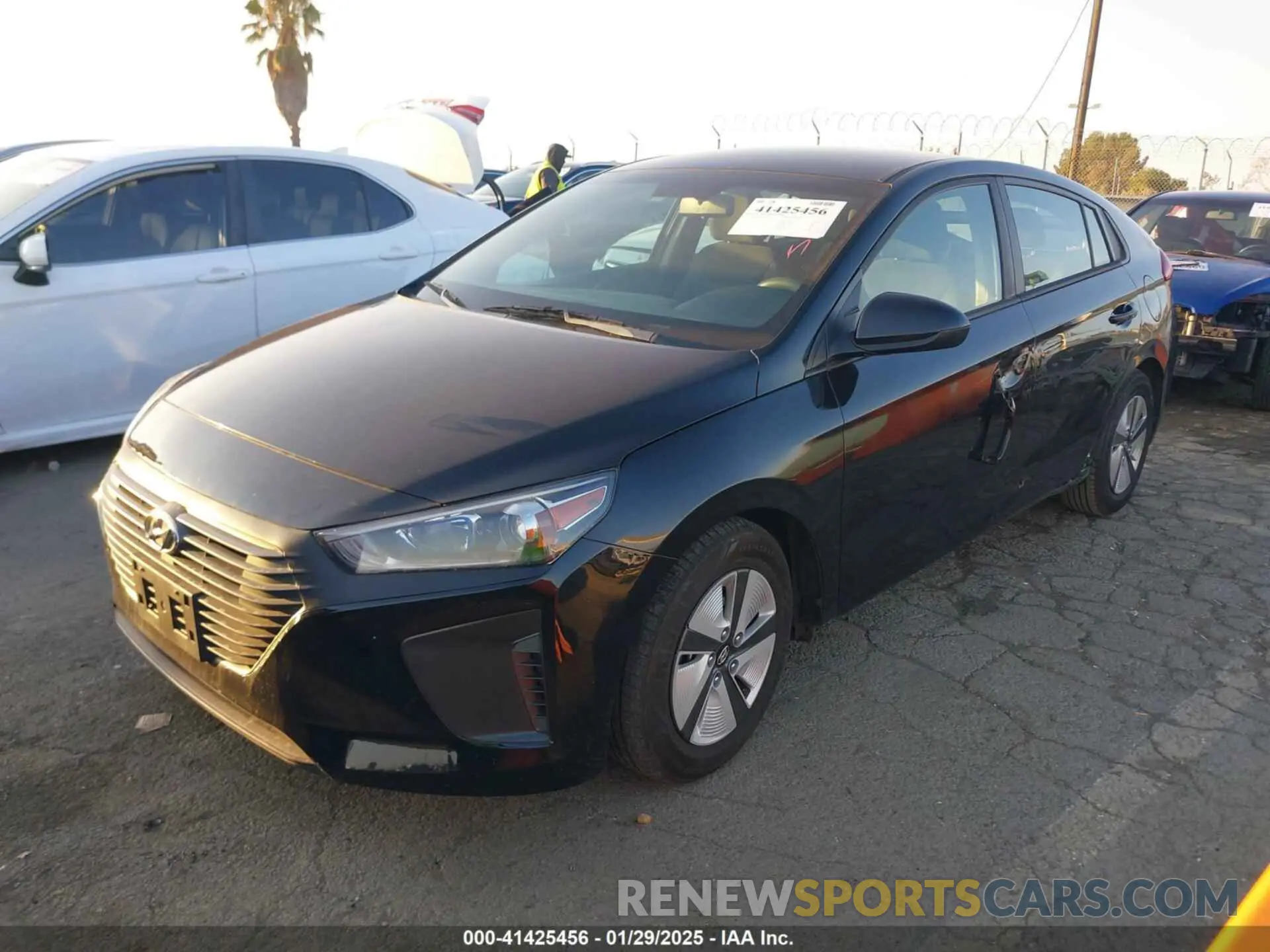 2 Photograph of a damaged car KMHC65LC0KU165343 HYUNDAI IONIQ HYBRID 2019