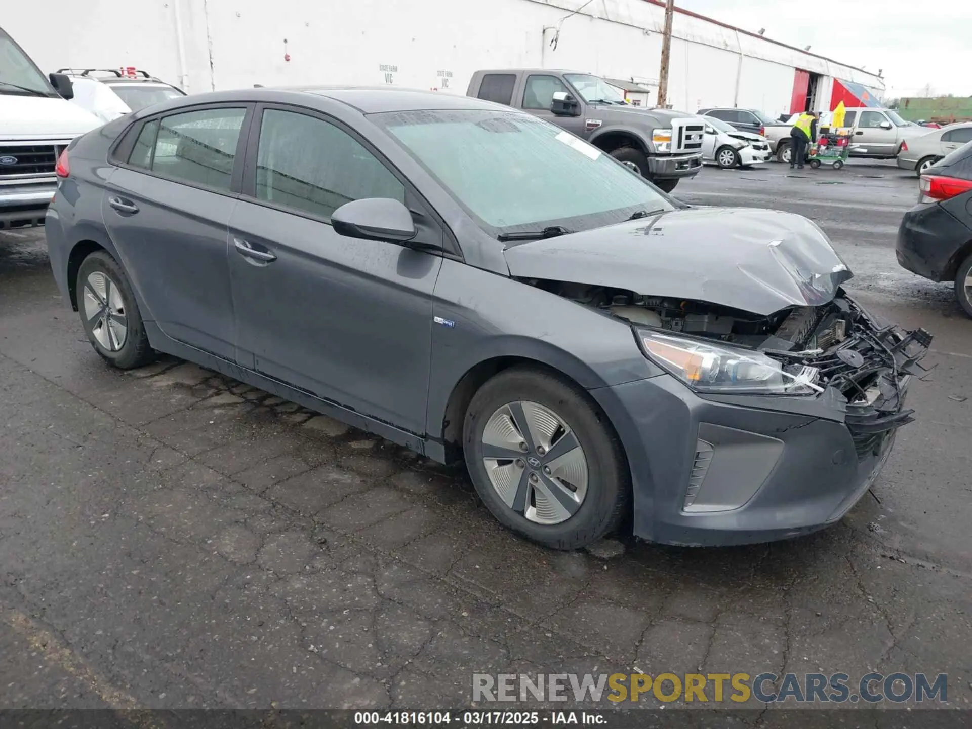 1 Photograph of a damaged car KMHC65LC0KU166010 HYUNDAI IONIQ HYBRID 2019