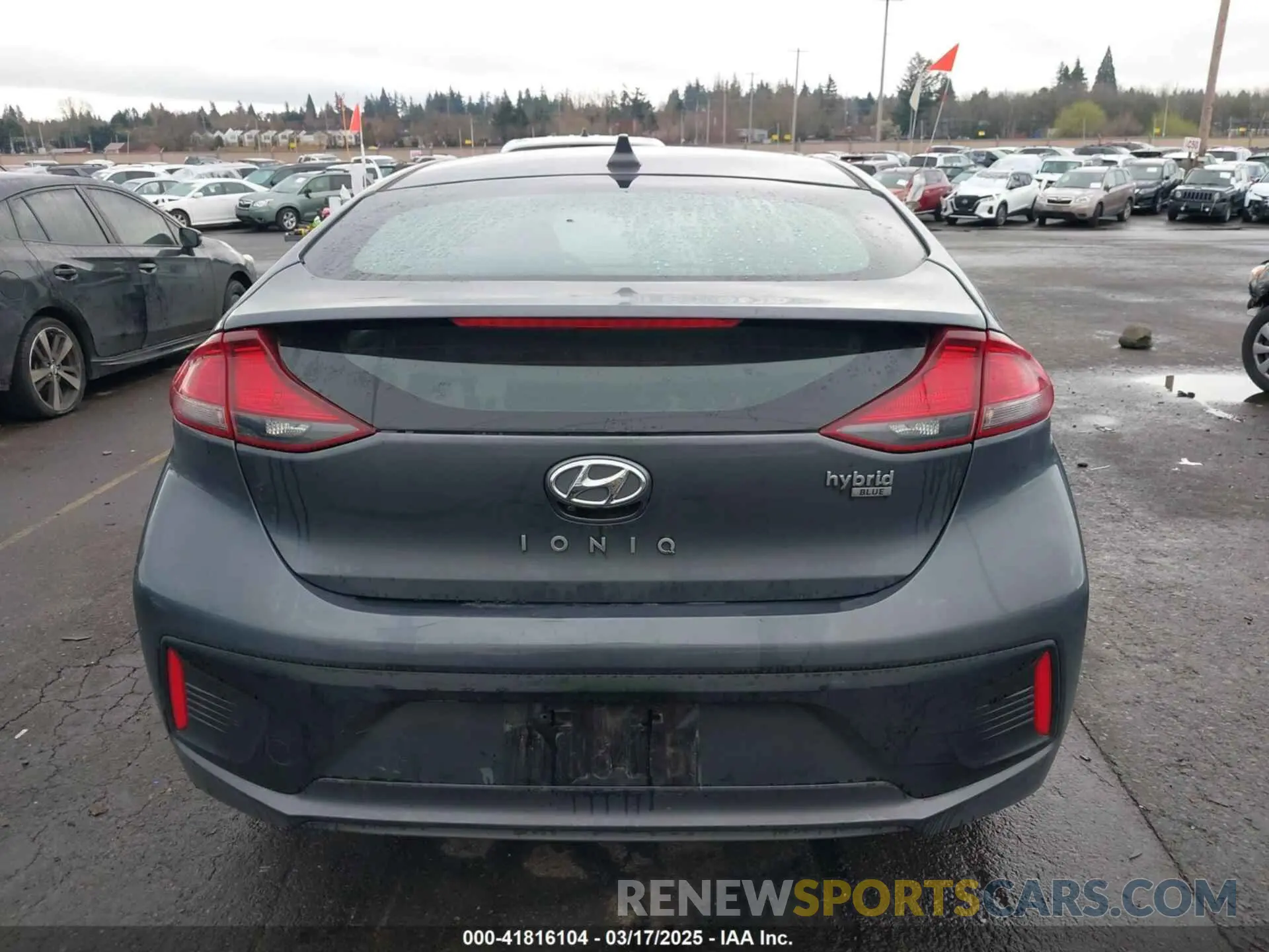 17 Photograph of a damaged car KMHC65LC0KU166010 HYUNDAI IONIQ HYBRID 2019