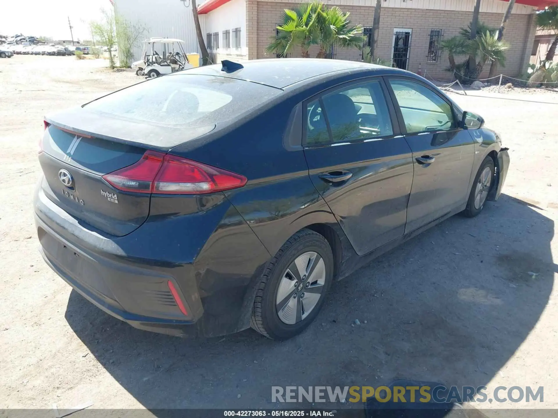 4 Photograph of a damaged car KMHC65LC0KU175841 HYUNDAI IONIQ HYBRID 2019