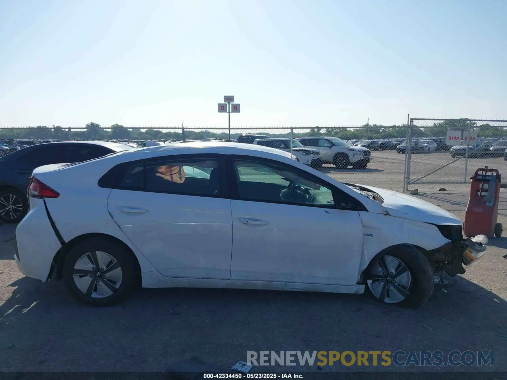 13 Photograph of a damaged car KMHC65LC1KU173483 HYUNDAI IONIQ HYBRID 2019