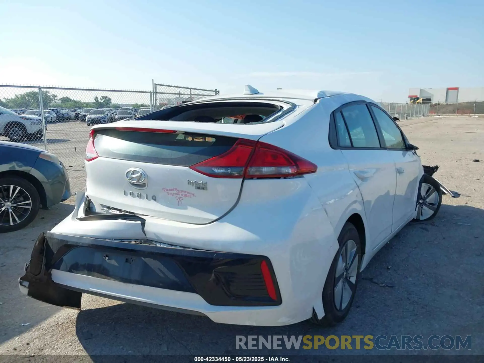 4 Photograph of a damaged car KMHC65LC1KU173483 HYUNDAI IONIQ HYBRID 2019