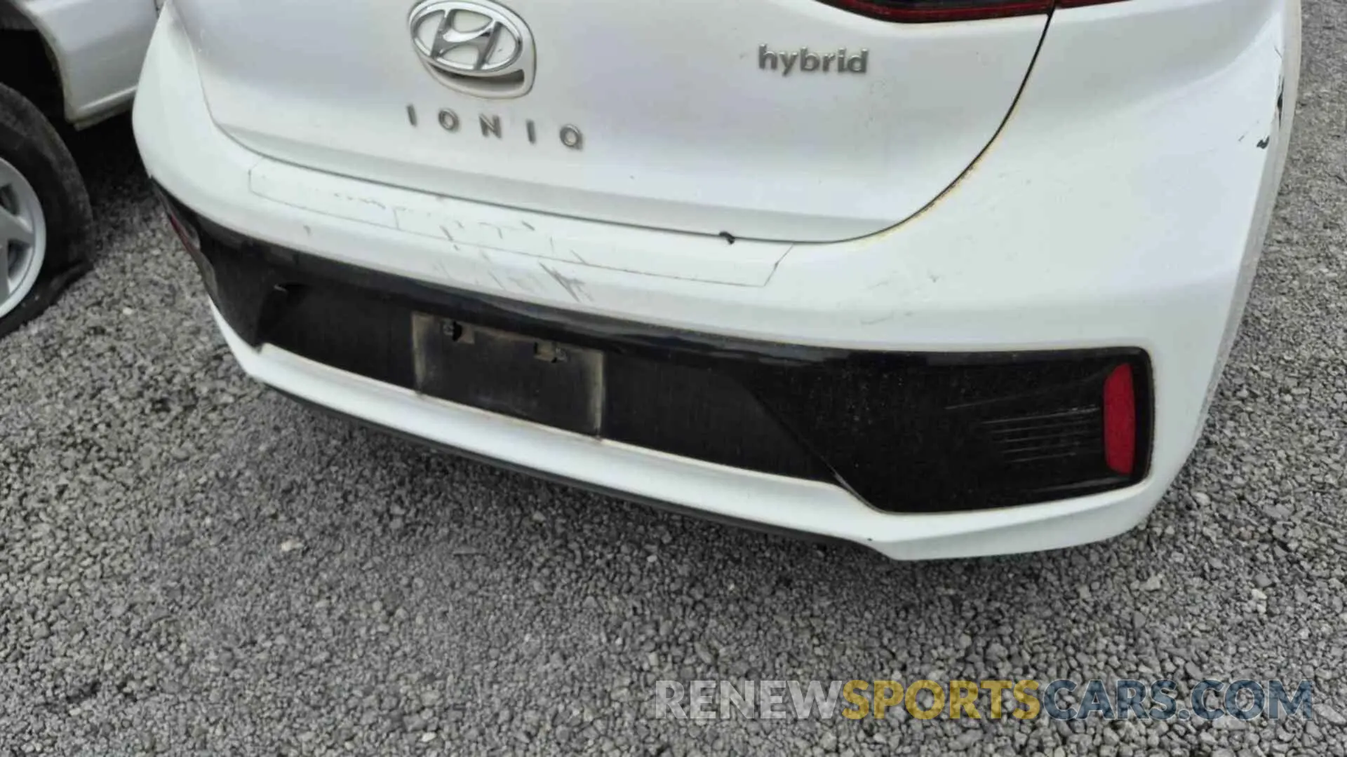 3 Photograph of a damaged car KMHC65LC3KU120543 HYUNDAI IONIQ HYBRID 2019