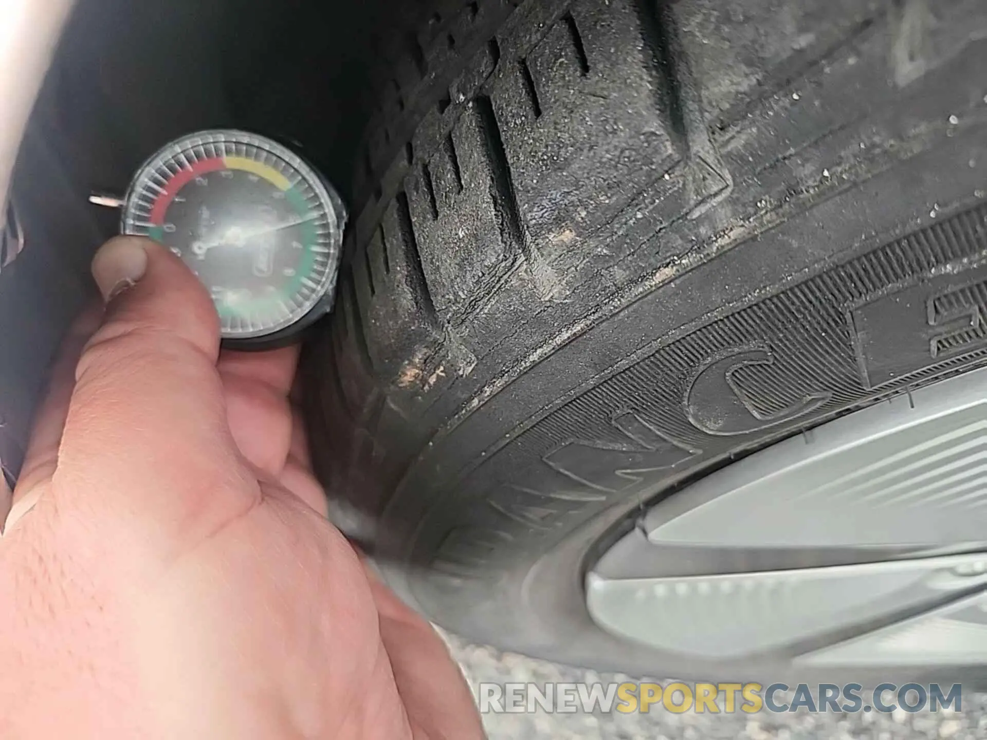 7 Photograph of a damaged car KMHC65LC3KU120543 HYUNDAI IONIQ HYBRID 2019