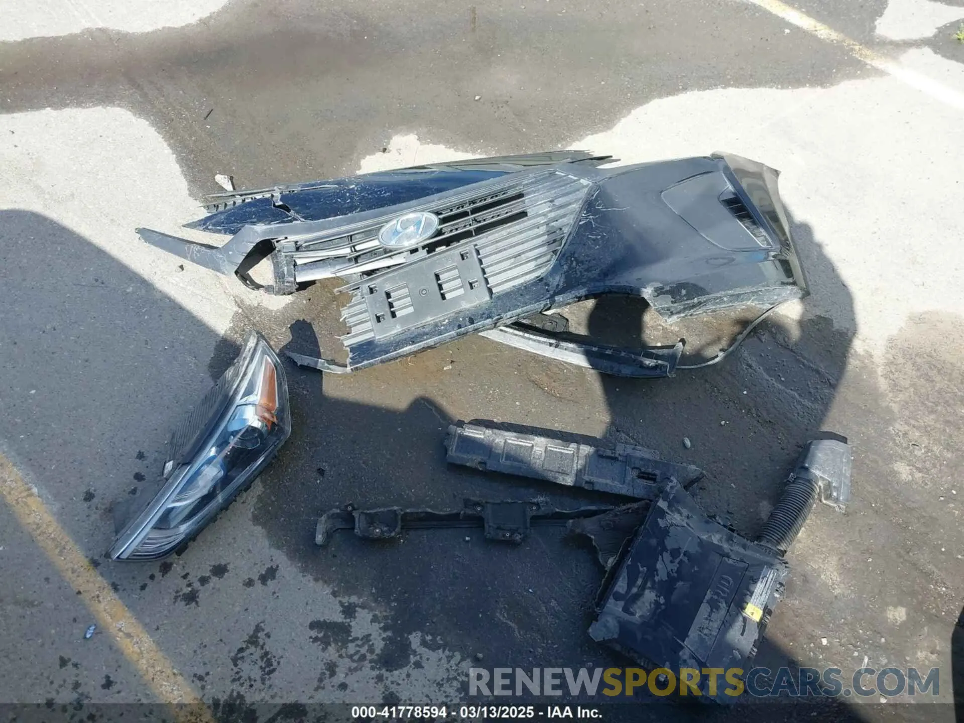 12 Photograph of a damaged car KMHC65LC3KU175915 HYUNDAI IONIQ HYBRID 2019