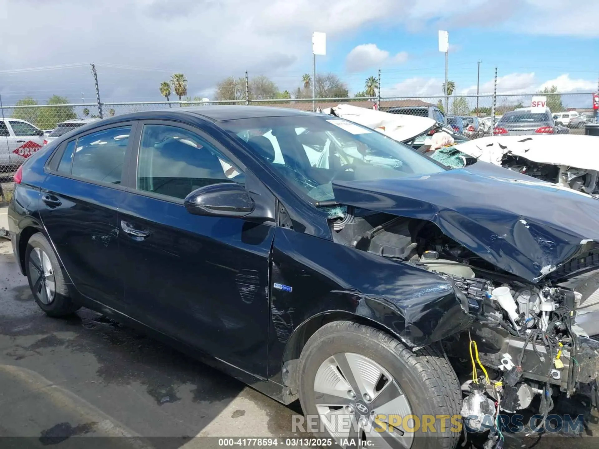 14 Photograph of a damaged car KMHC65LC3KU175915 HYUNDAI IONIQ HYBRID 2019