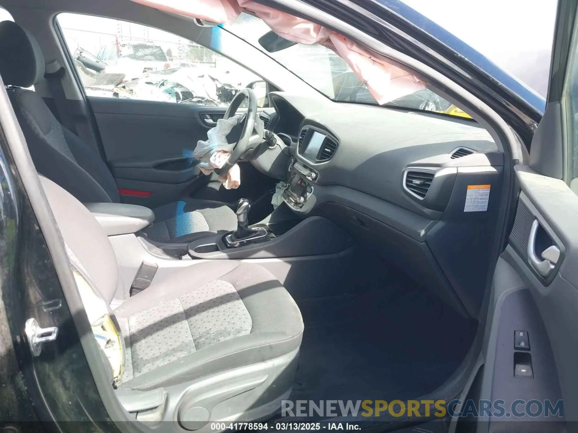 5 Photograph of a damaged car KMHC65LC3KU175915 HYUNDAI IONIQ HYBRID 2019
