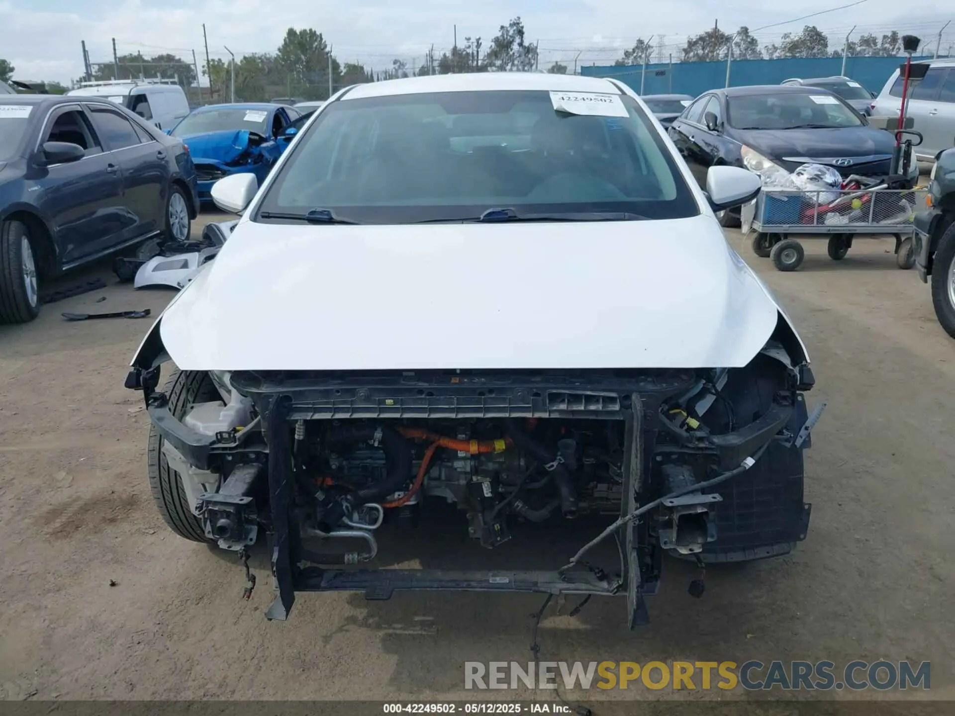 13 Photograph of a damaged car KMHC65LC3KU179902 HYUNDAI IONIQ HYBRID 2019