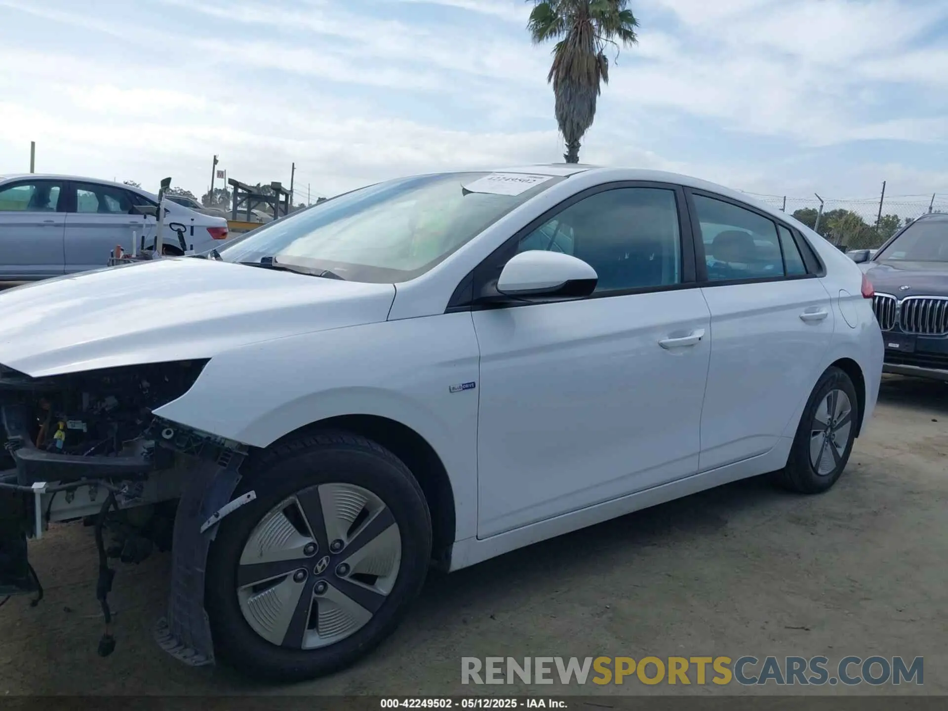 15 Photograph of a damaged car KMHC65LC3KU179902 HYUNDAI IONIQ HYBRID 2019