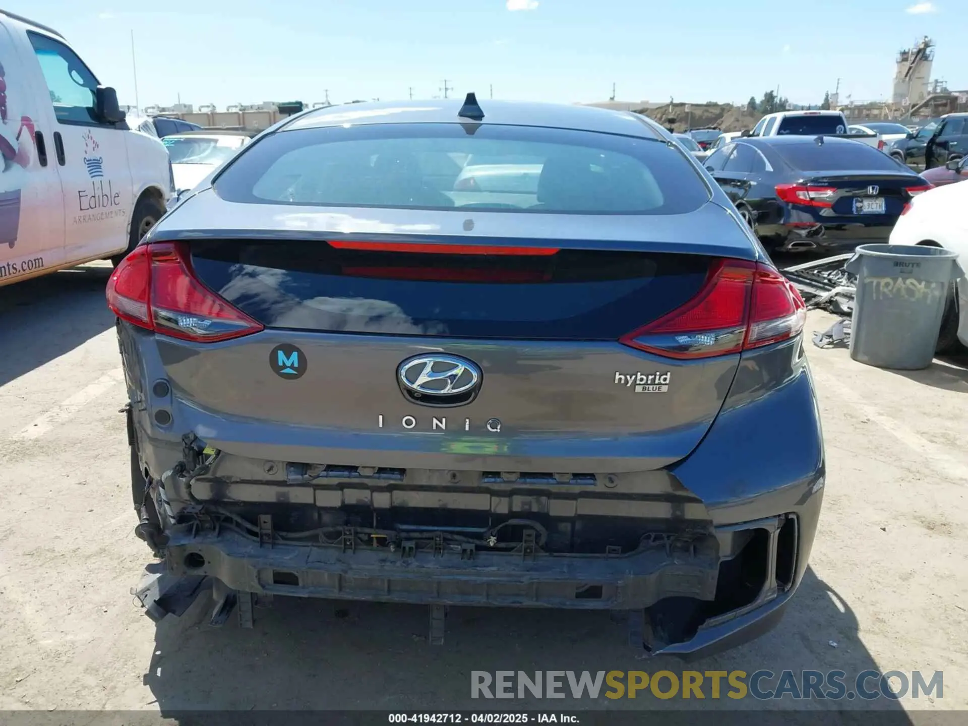 16 Photograph of a damaged car KMHC65LC4KU162428 HYUNDAI IONIQ HYBRID 2019