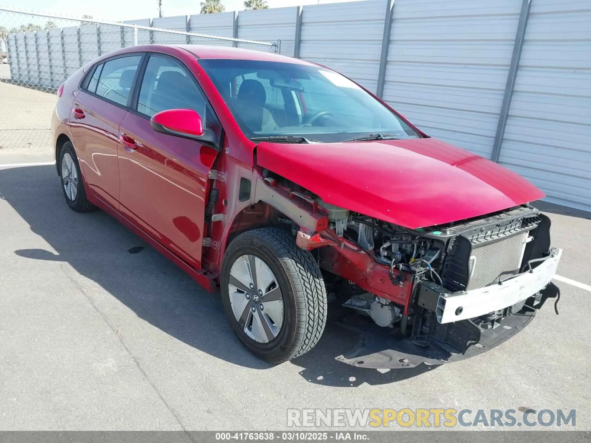1 Photograph of a damaged car KMHC65LC5KU170876 HYUNDAI IONIQ HYBRID 2019