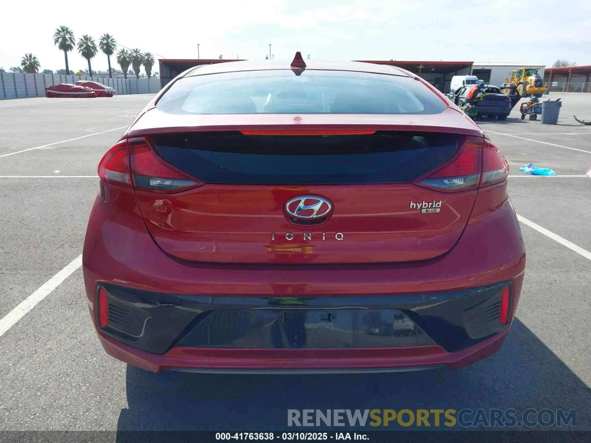 17 Photograph of a damaged car KMHC65LC5KU170876 HYUNDAI IONIQ HYBRID 2019