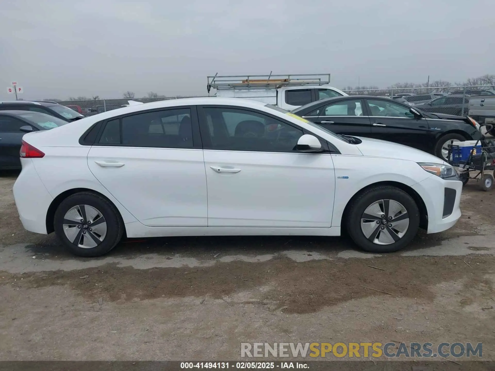 13 Photograph of a damaged car KMHC65LC6KU111920 HYUNDAI IONIQ HYBRID 2019