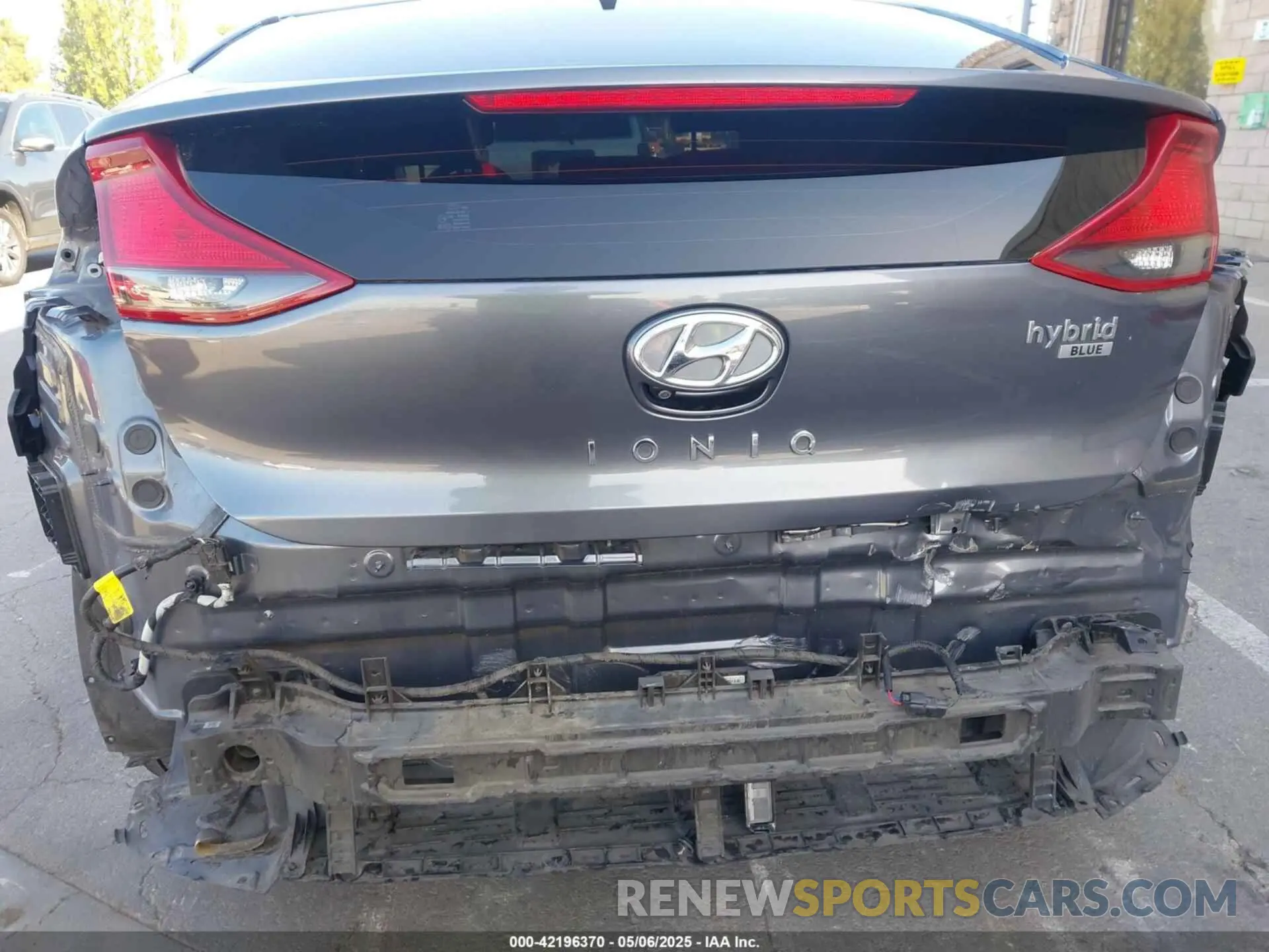 6 Photograph of a damaged car KMHC65LC6KU179800 HYUNDAI IONIQ HYBRID 2019
