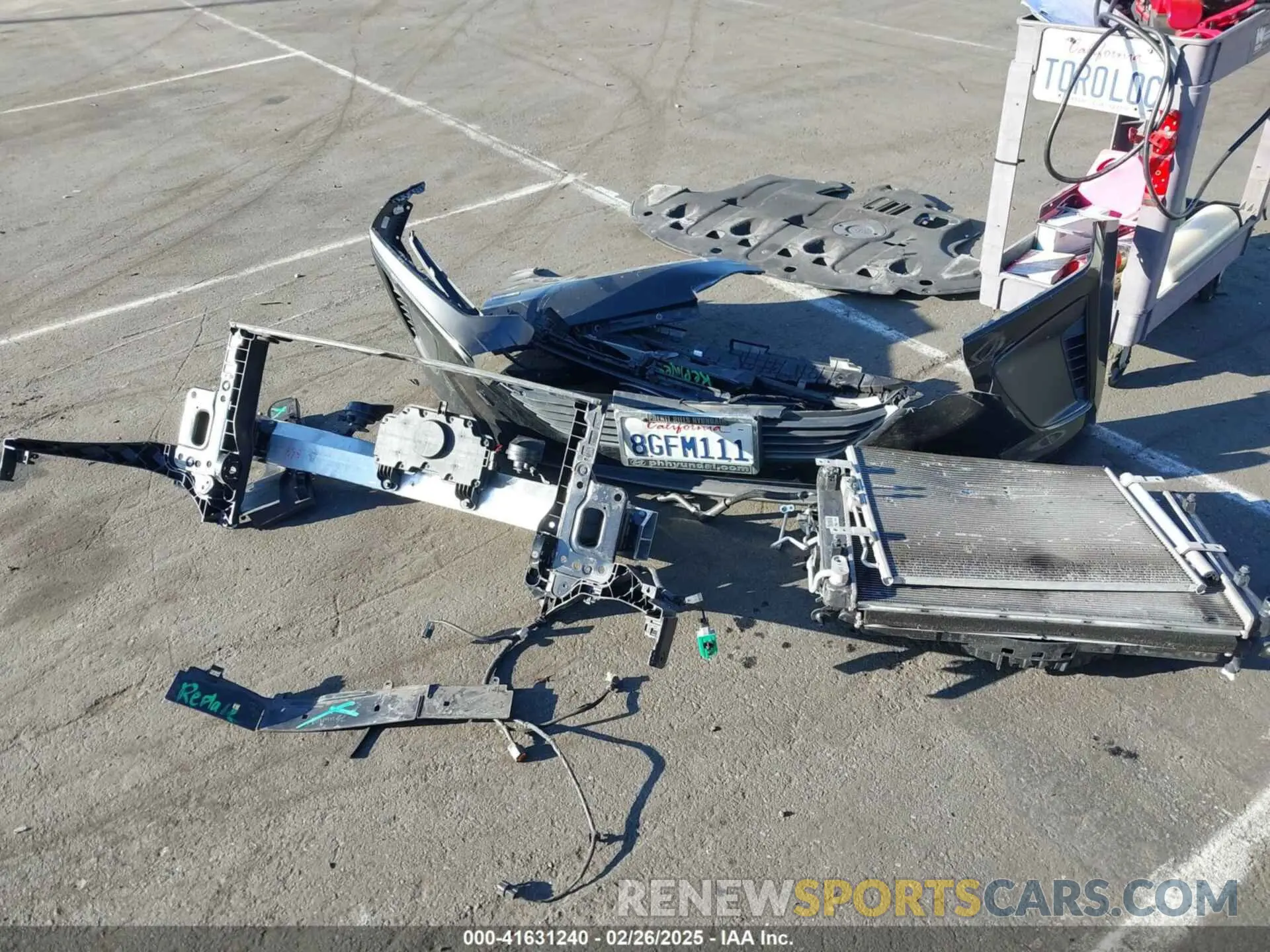 12 Photograph of a damaged car KMHC65LC7KU111411 HYUNDAI IONIQ HYBRID 2019