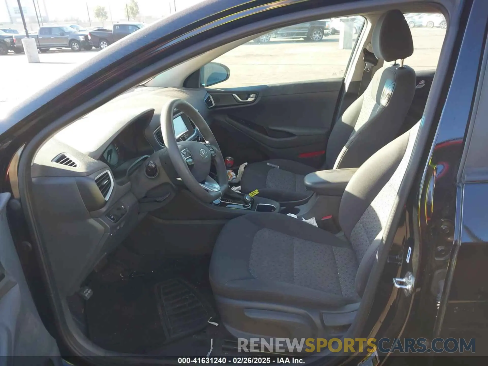 5 Photograph of a damaged car KMHC65LC7KU111411 HYUNDAI IONIQ HYBRID 2019