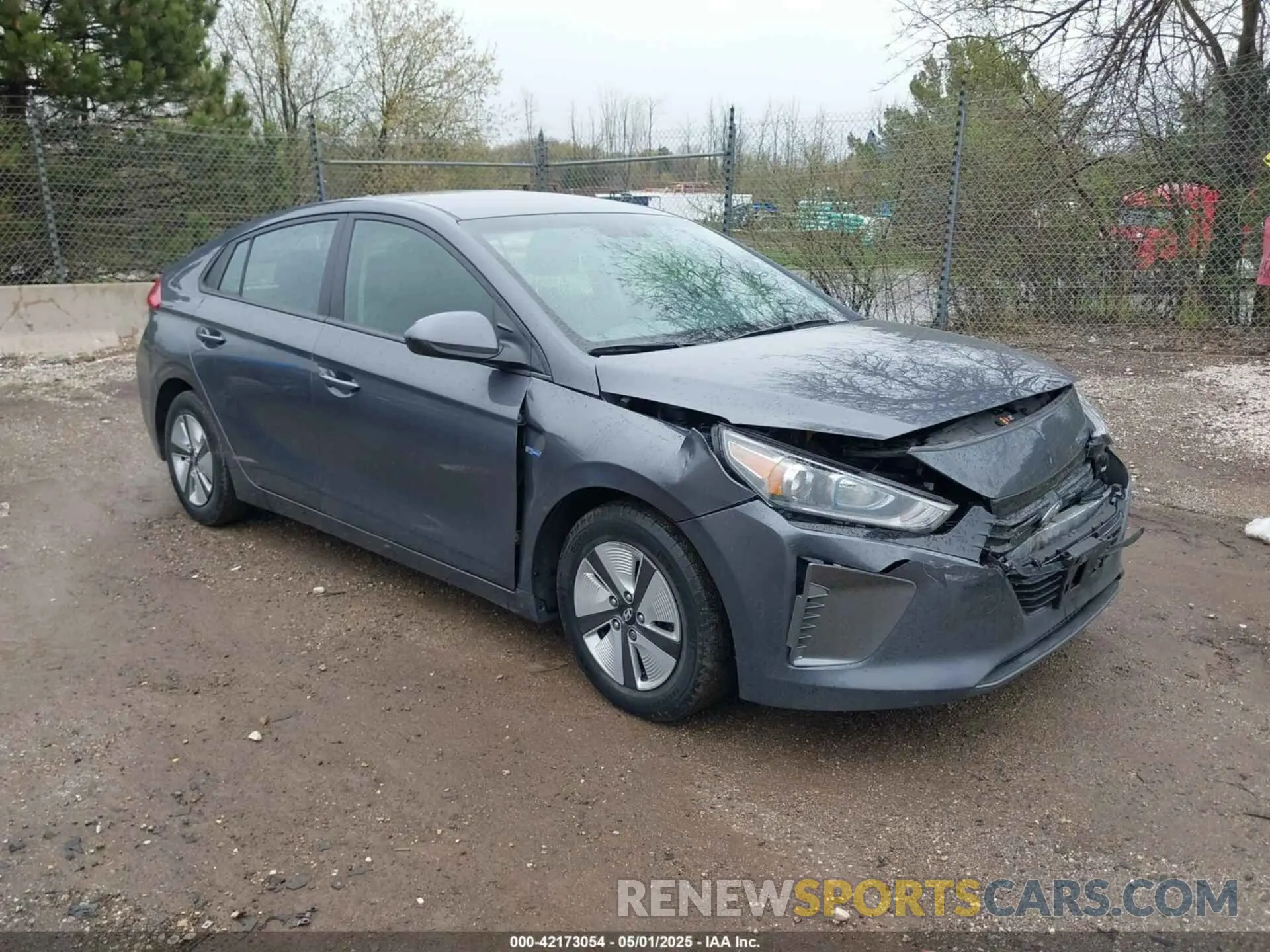 1 Photograph of a damaged car KMHC65LC7KU117578 HYUNDAI IONIQ HYBRID 2019
