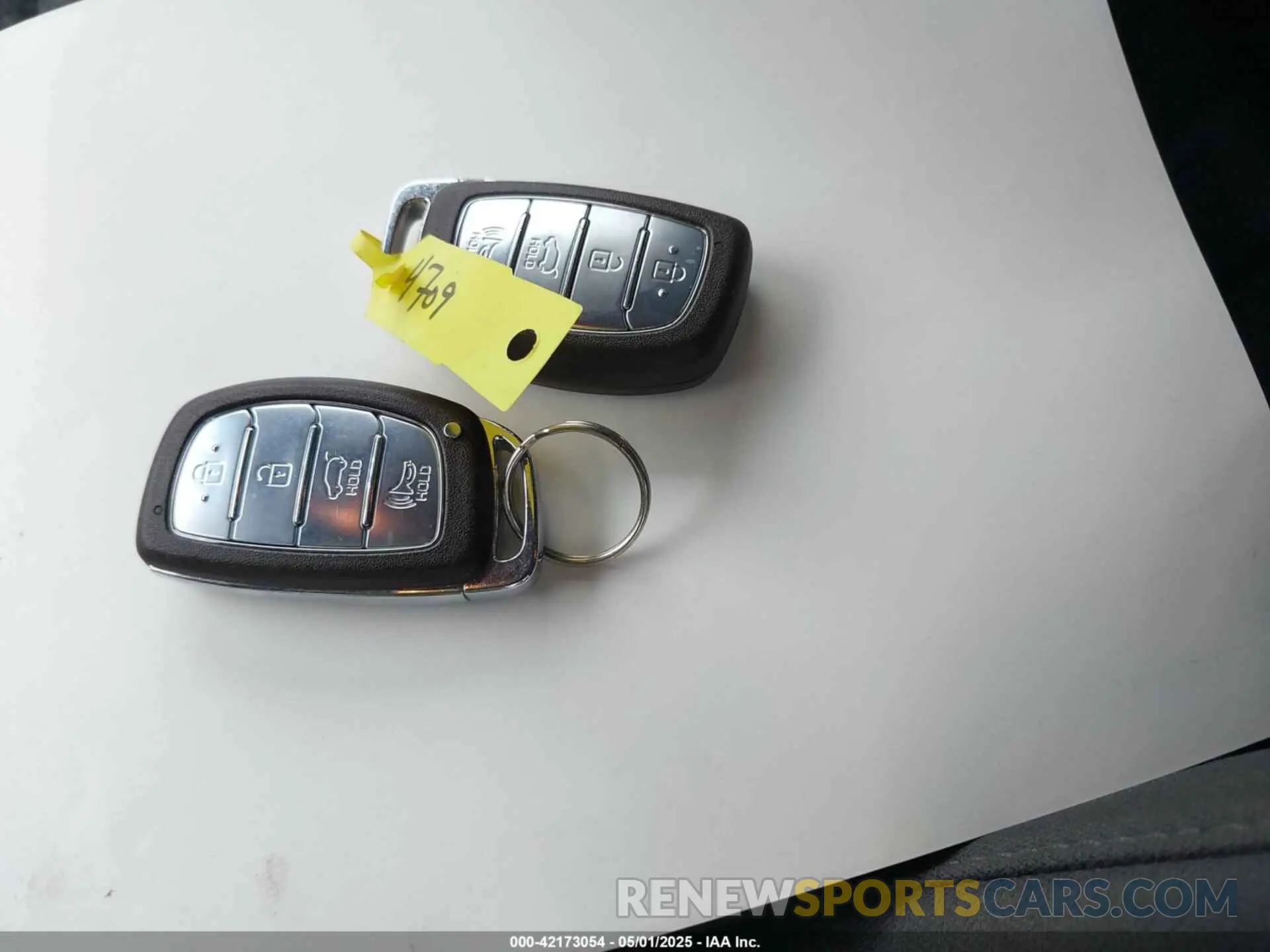 11 Photograph of a damaged car KMHC65LC7KU117578 HYUNDAI IONIQ HYBRID 2019