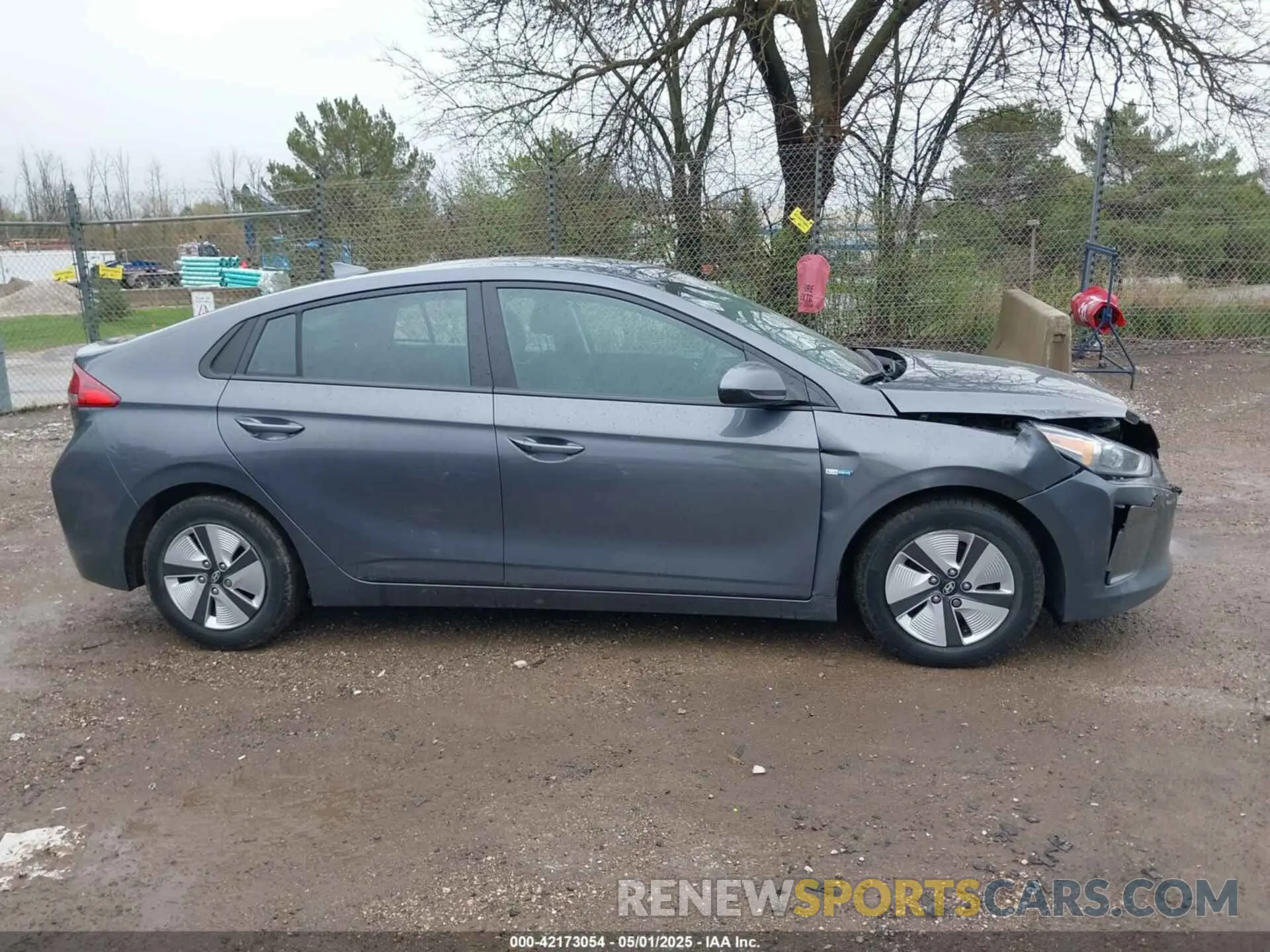 13 Photograph of a damaged car KMHC65LC7KU117578 HYUNDAI IONIQ HYBRID 2019