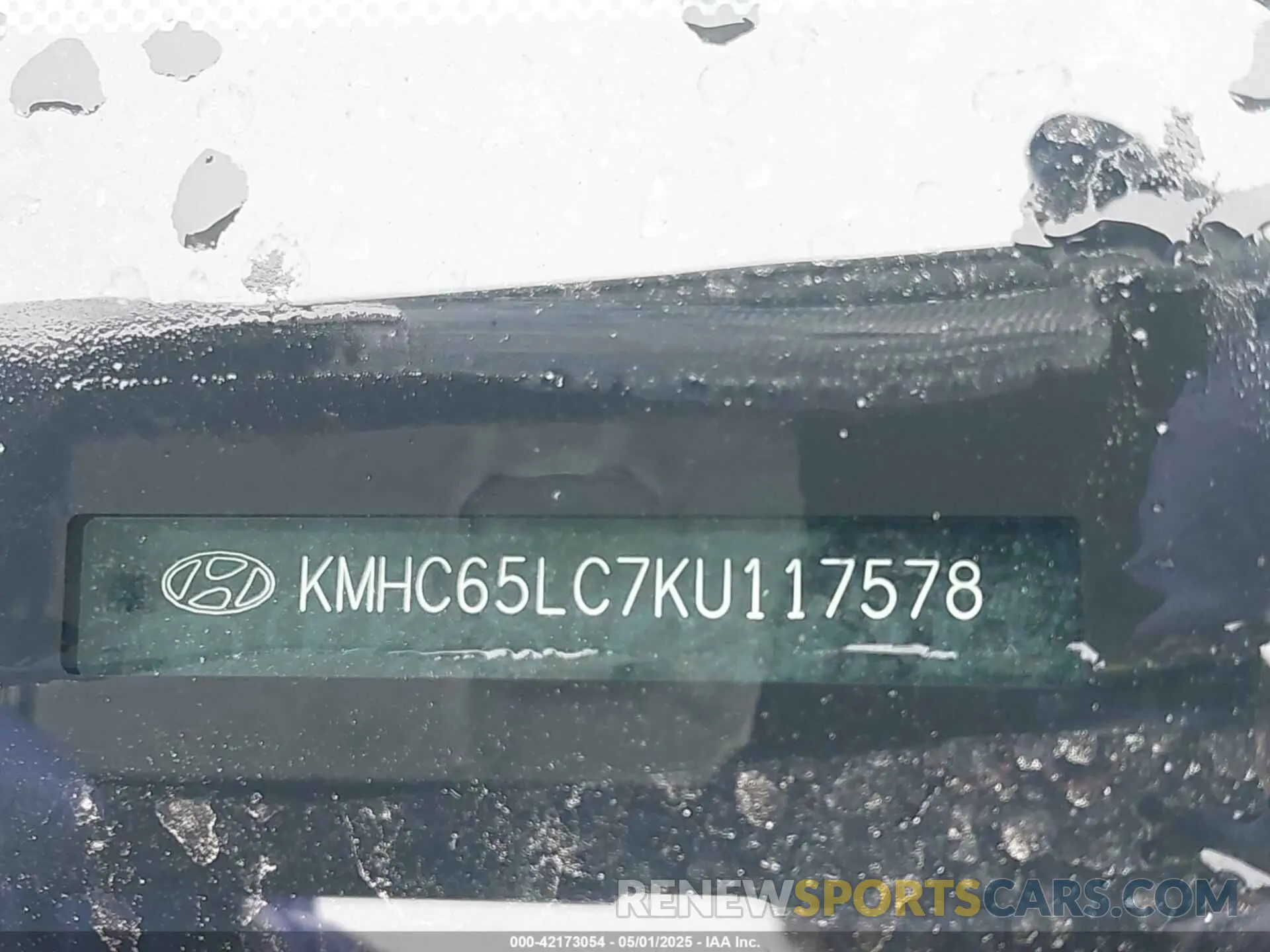 9 Photograph of a damaged car KMHC65LC7KU117578 HYUNDAI IONIQ HYBRID 2019