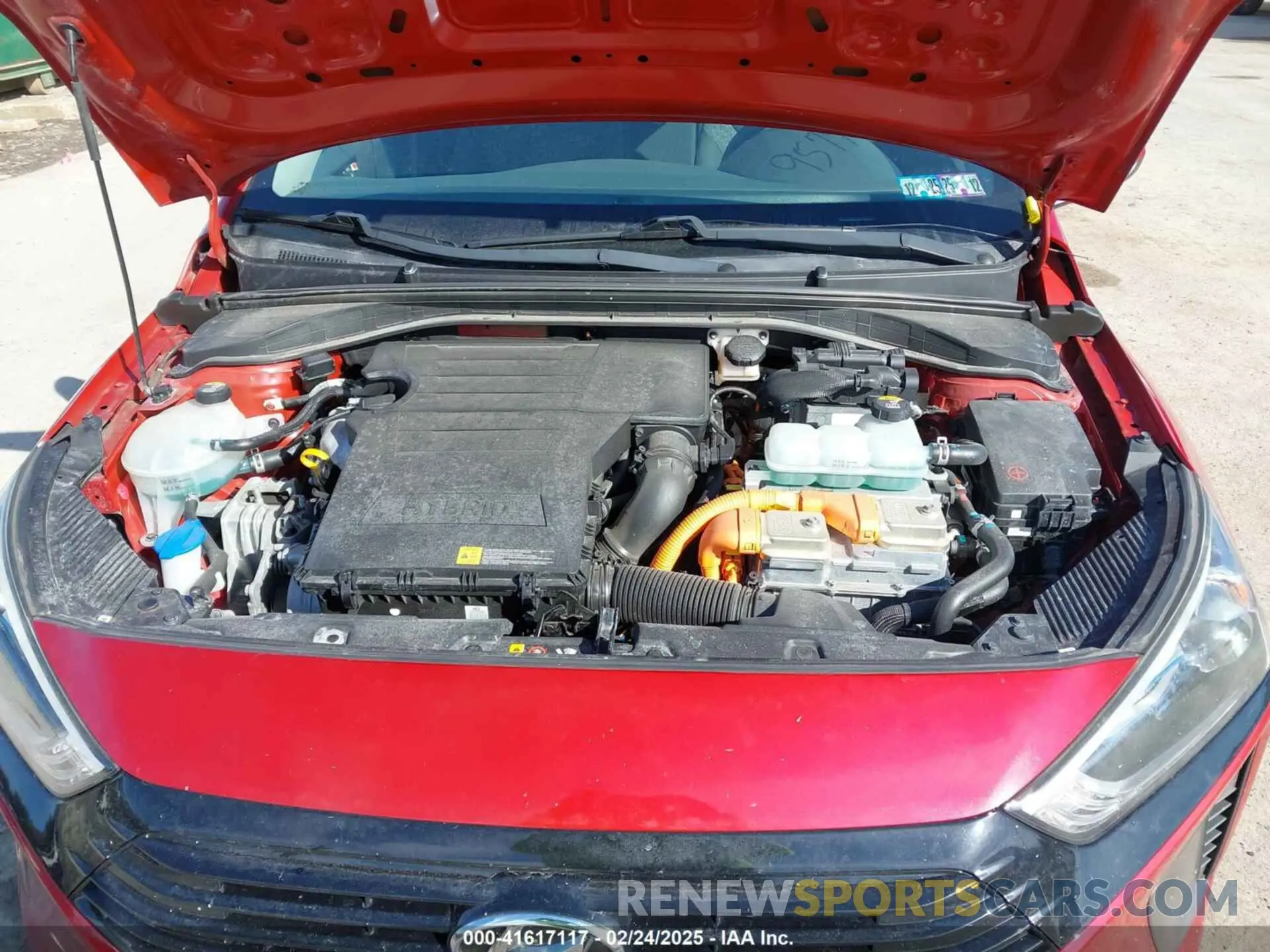 10 Photograph of a damaged car KMHC65LC8KU119579 HYUNDAI IONIQ HYBRID 2019