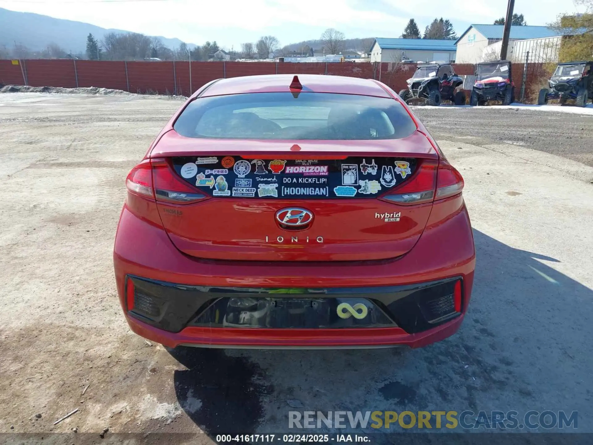 16 Photograph of a damaged car KMHC65LC8KU119579 HYUNDAI IONIQ HYBRID 2019