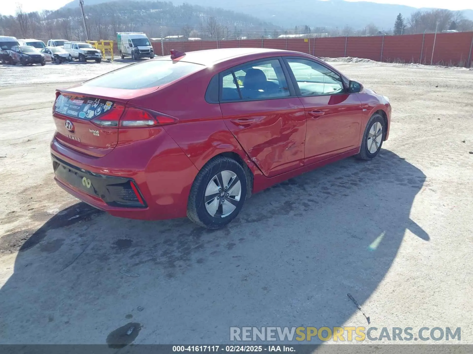 4 Photograph of a damaged car KMHC65LC8KU119579 HYUNDAI IONIQ HYBRID 2019