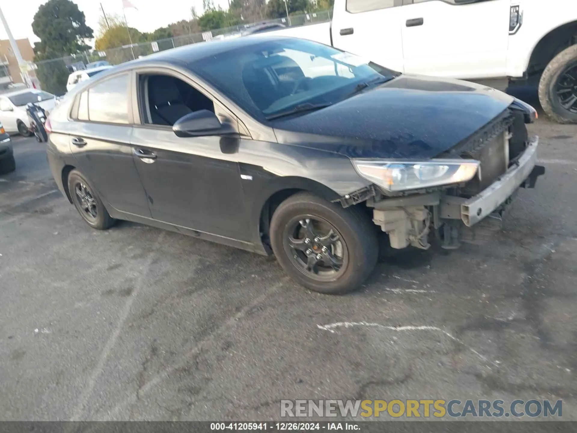 1 Photograph of a damaged car KMHC65LC8KU169673 HYUNDAI IONIQ HYBRID 2019