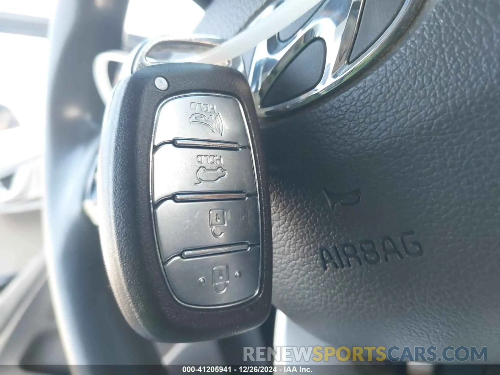 11 Photograph of a damaged car KMHC65LC8KU169673 HYUNDAI IONIQ HYBRID 2019