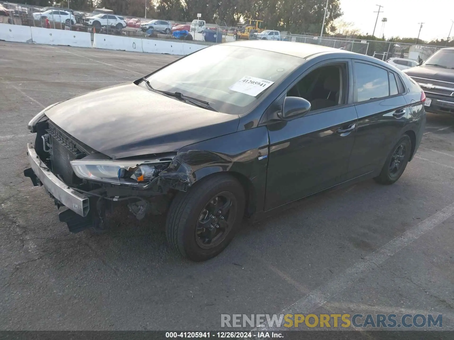2 Photograph of a damaged car KMHC65LC8KU169673 HYUNDAI IONIQ HYBRID 2019