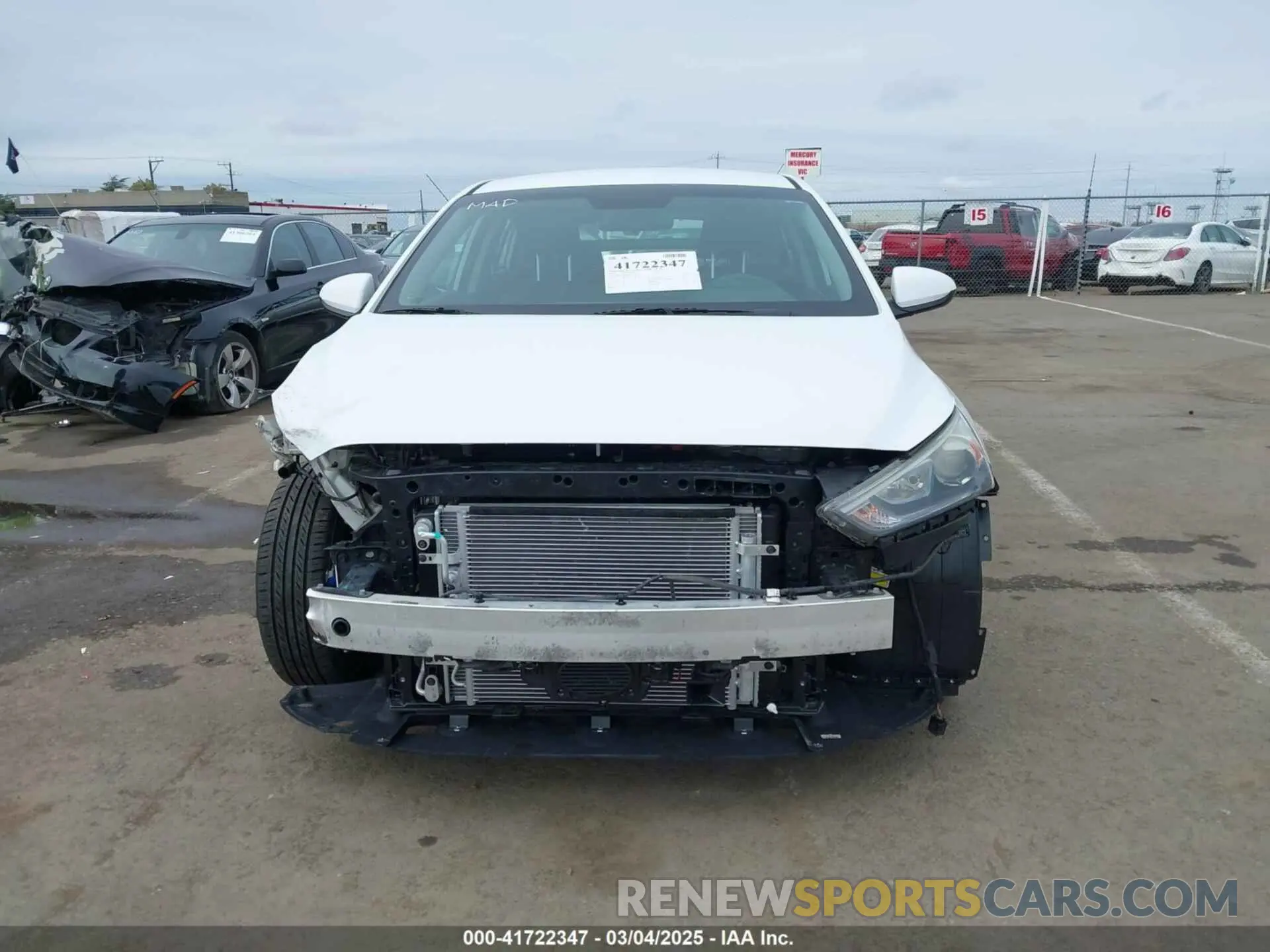 12 Photograph of a damaged car KMHC65LC9KU122779 HYUNDAI IONIQ HYBRID 2019