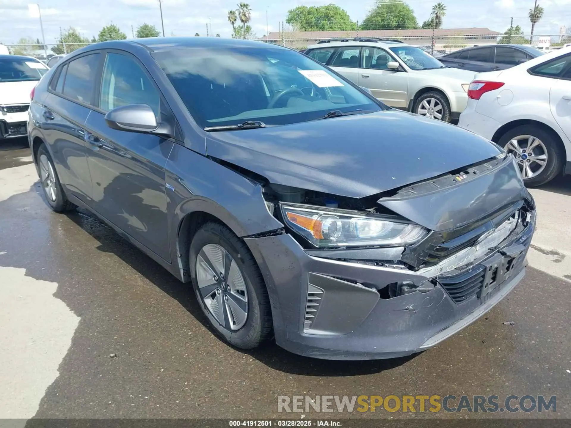 1 Photograph of a damaged car KMHC65LCXKU125030 HYUNDAI IONIQ HYBRID 2019