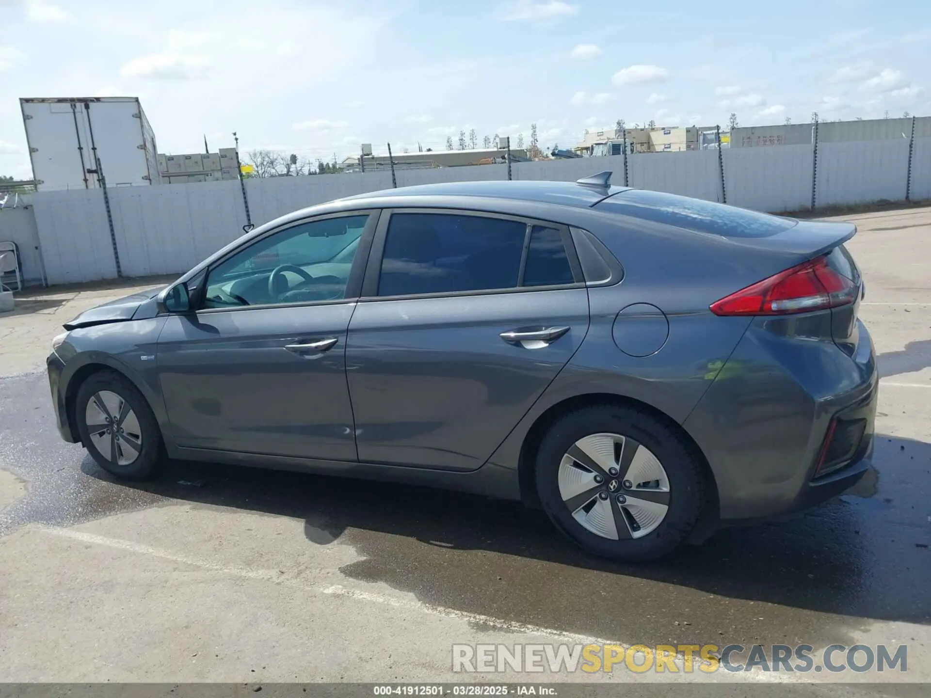 14 Photograph of a damaged car KMHC65LCXKU125030 HYUNDAI IONIQ HYBRID 2019