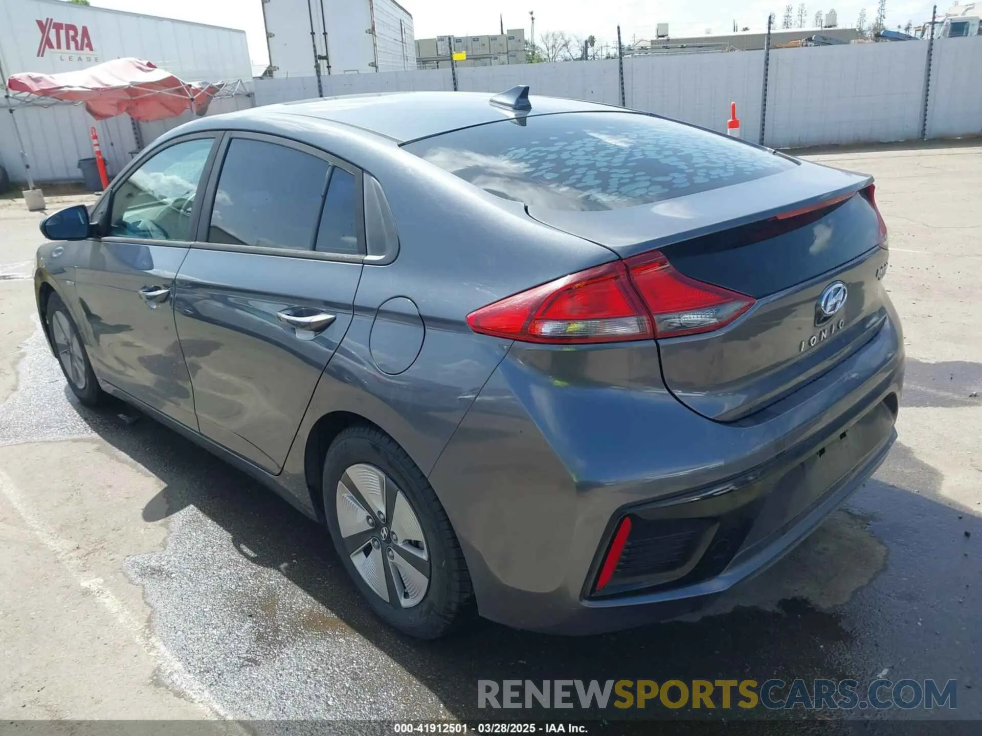 3 Photograph of a damaged car KMHC65LCXKU125030 HYUNDAI IONIQ HYBRID 2019