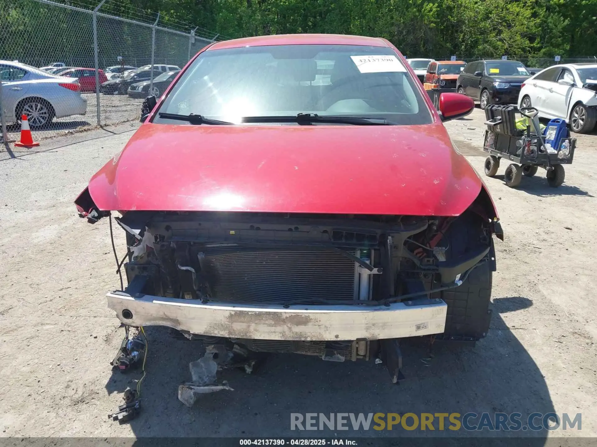 12 Photograph of a damaged car KMHC65LCXKU179508 HYUNDAI IONIQ HYBRID 2019