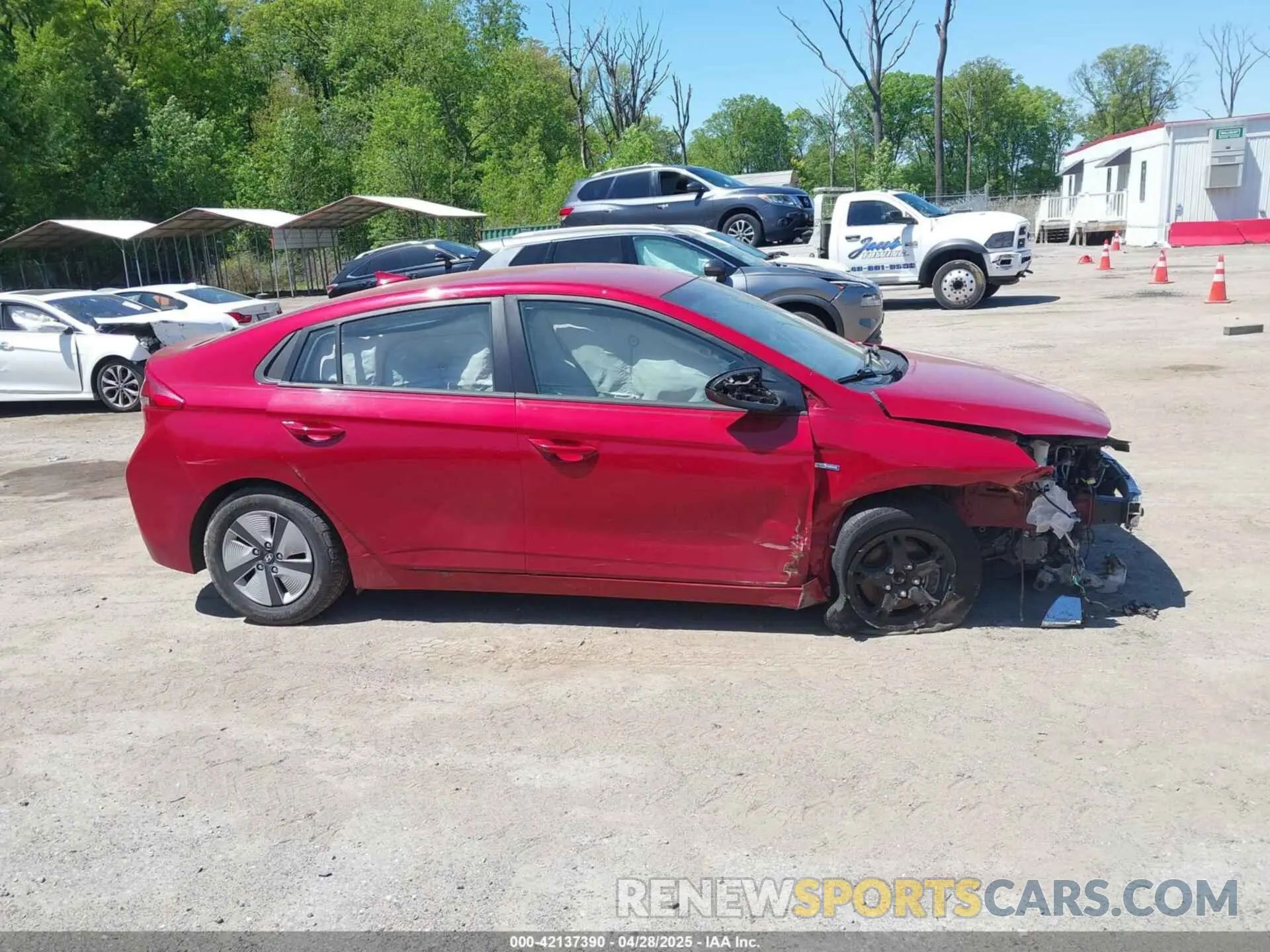 13 Photograph of a damaged car KMHC65LCXKU179508 HYUNDAI IONIQ HYBRID 2019