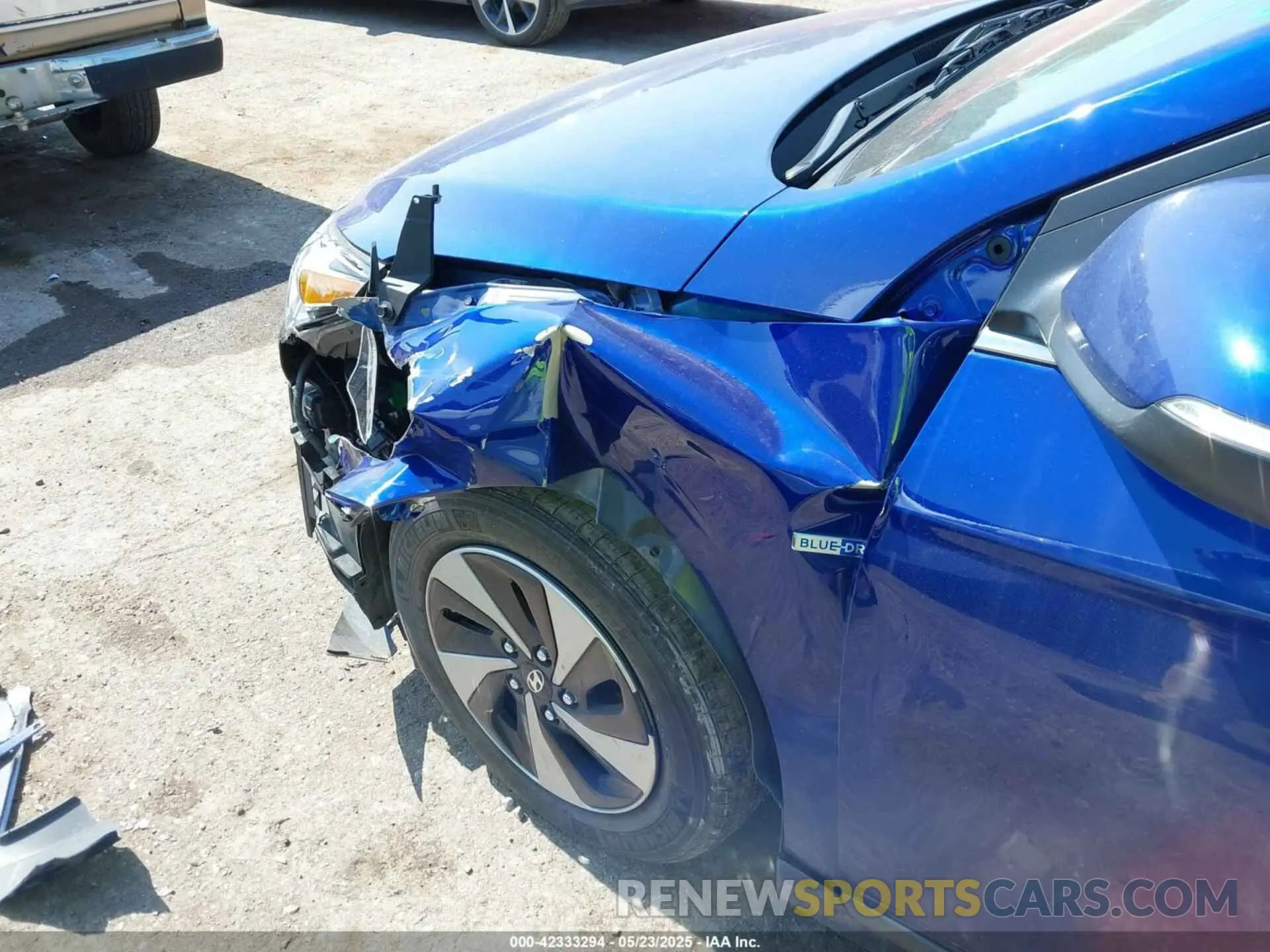 6 Photograph of a damaged car KMHC75LC1KU117153 HYUNDAI IONIQ HYBRID 2019