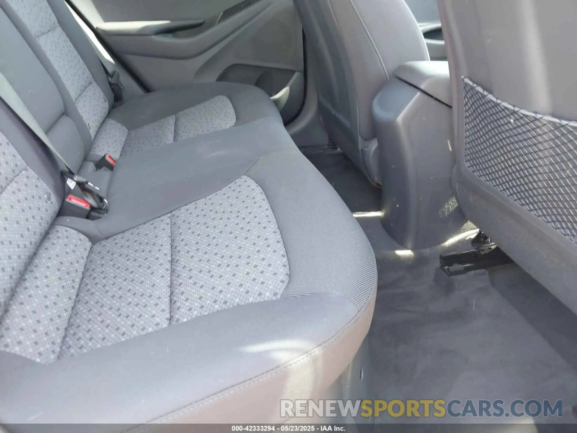 8 Photograph of a damaged car KMHC75LC1KU117153 HYUNDAI IONIQ HYBRID 2019