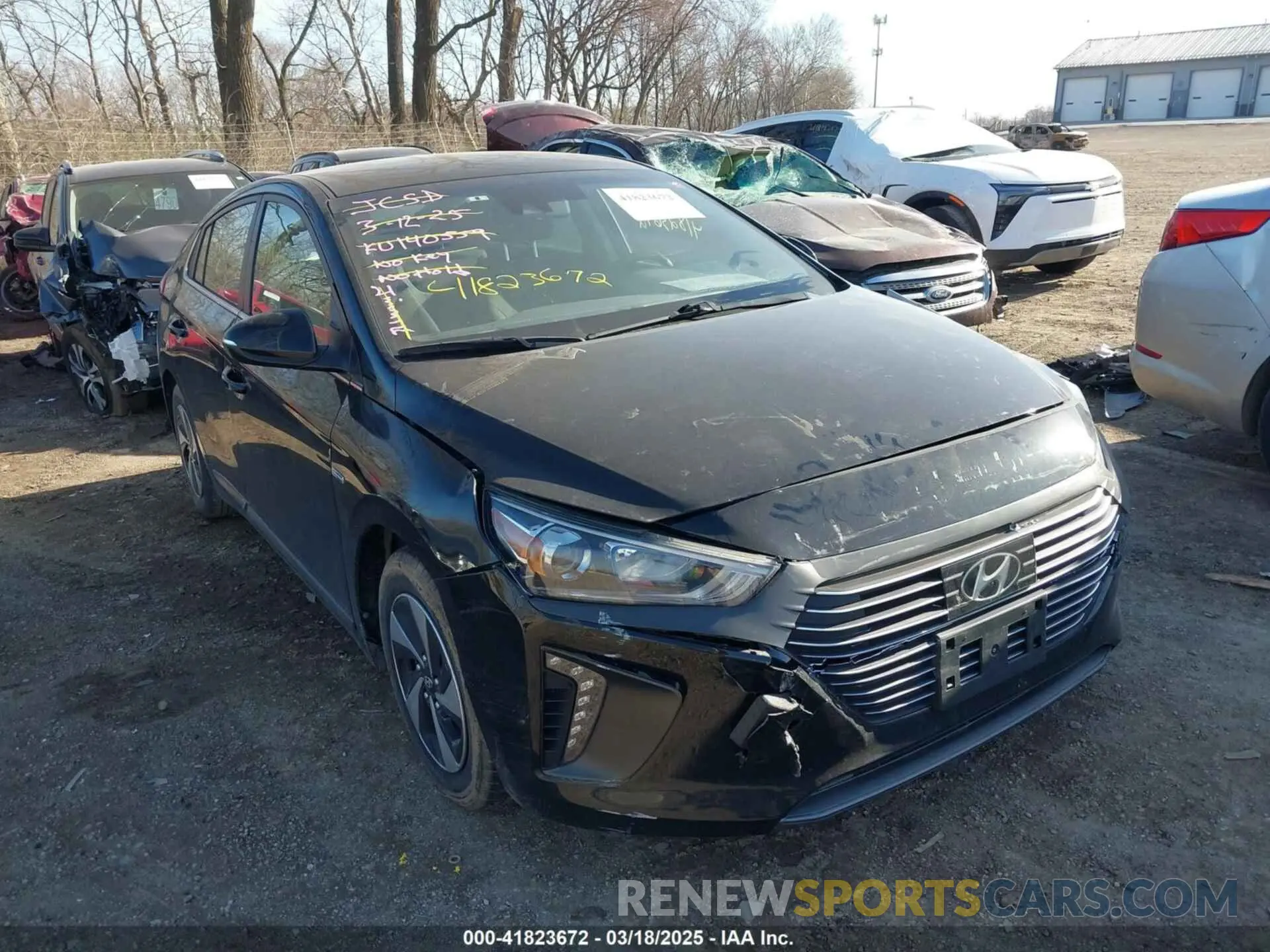 1 Photograph of a damaged car KMHC75LC1KU140559 HYUNDAI IONIQ HYBRID 2019