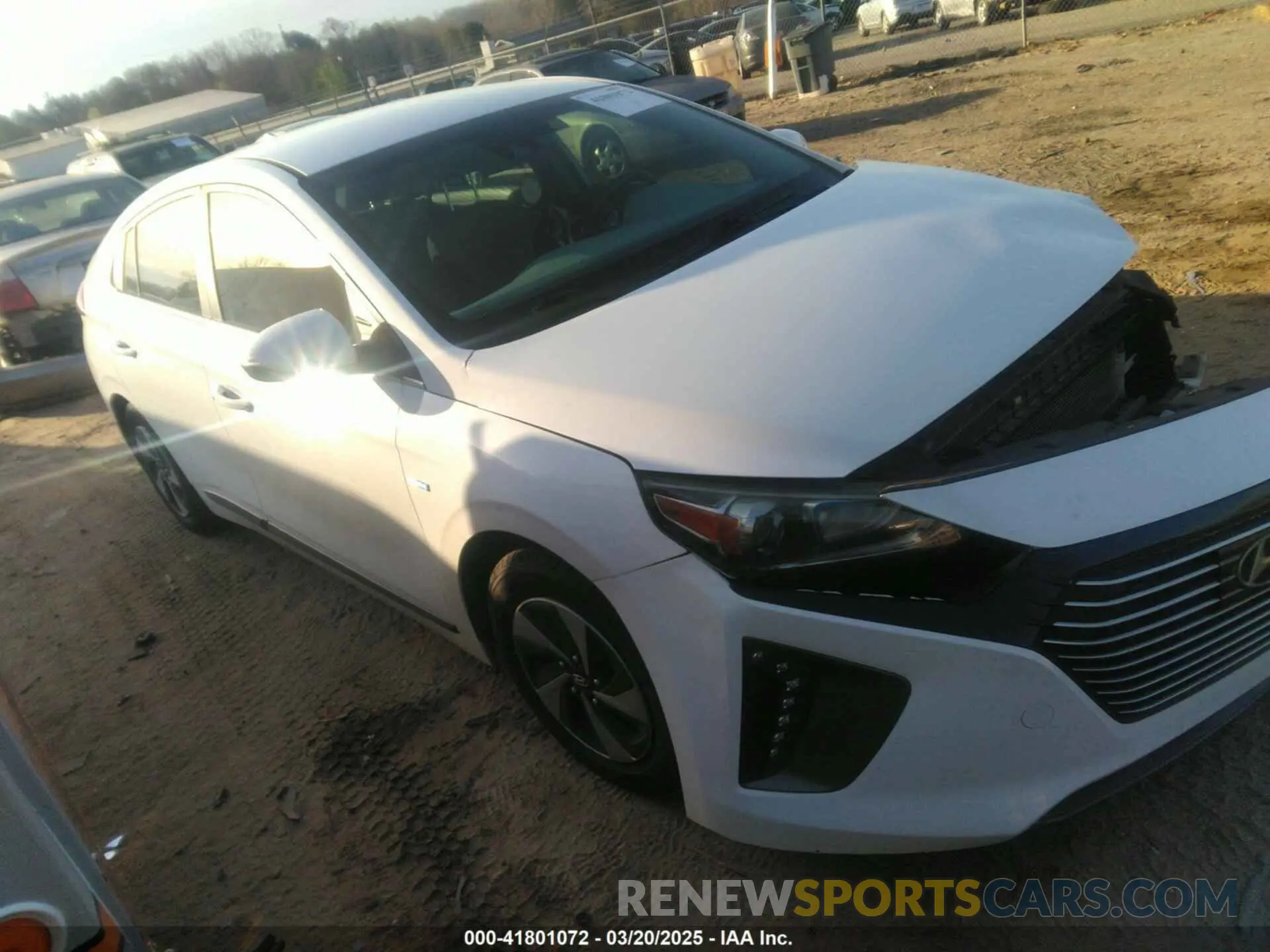 1 Photograph of a damaged car KMHC75LC2KU125357 HYUNDAI IONIQ HYBRID 2019
