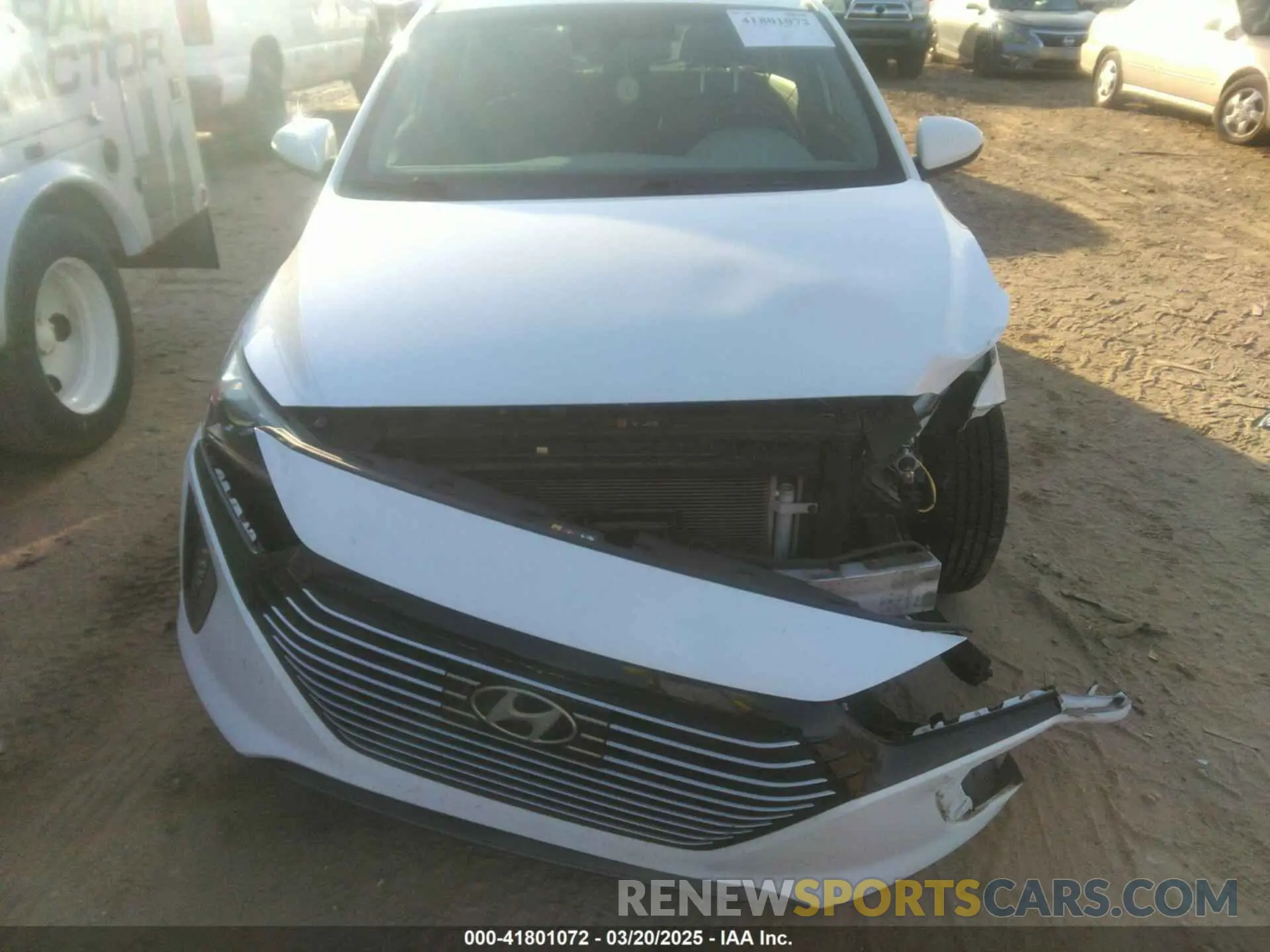 12 Photograph of a damaged car KMHC75LC2KU125357 HYUNDAI IONIQ HYBRID 2019