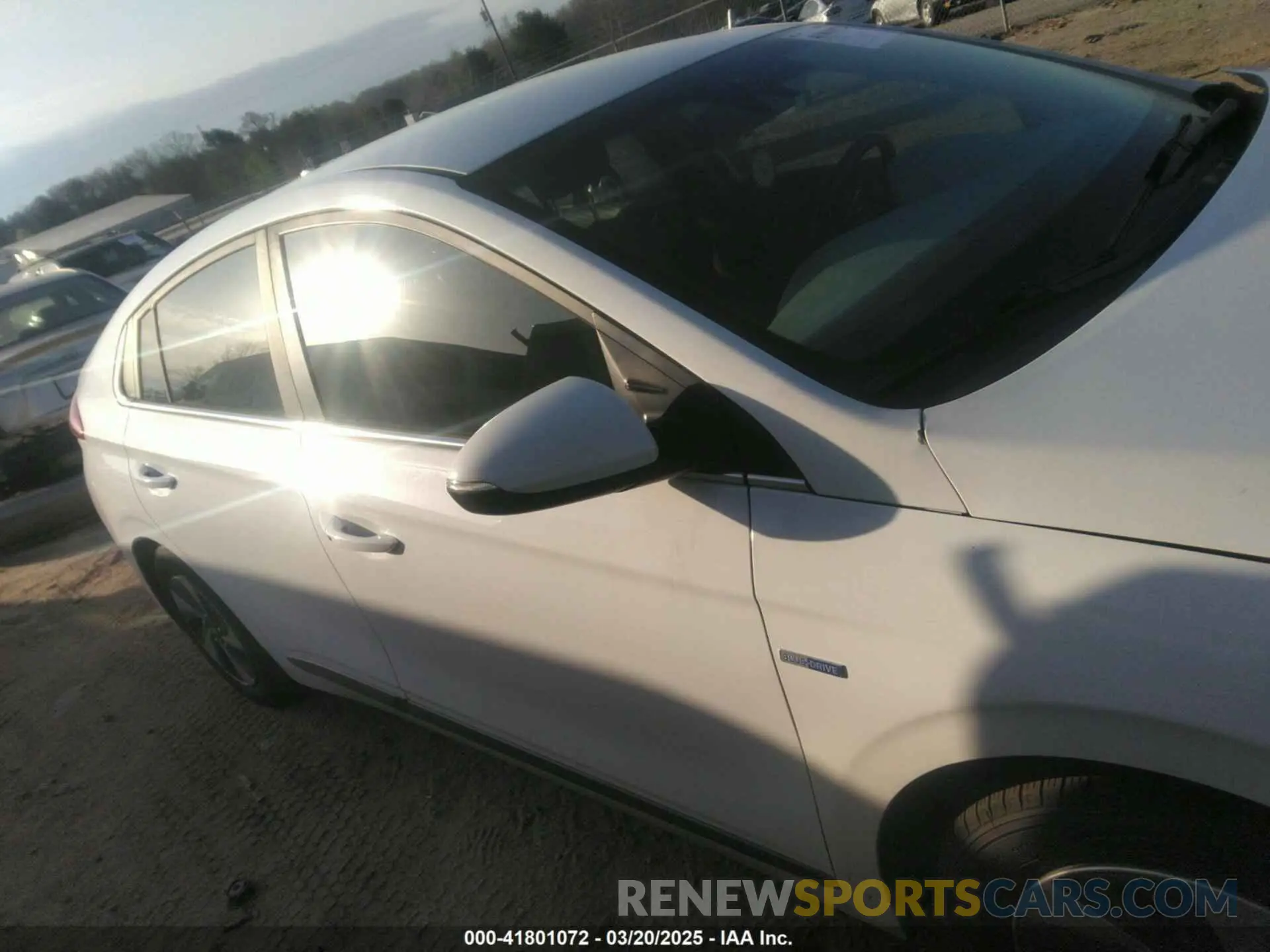 13 Photograph of a damaged car KMHC75LC2KU125357 HYUNDAI IONIQ HYBRID 2019