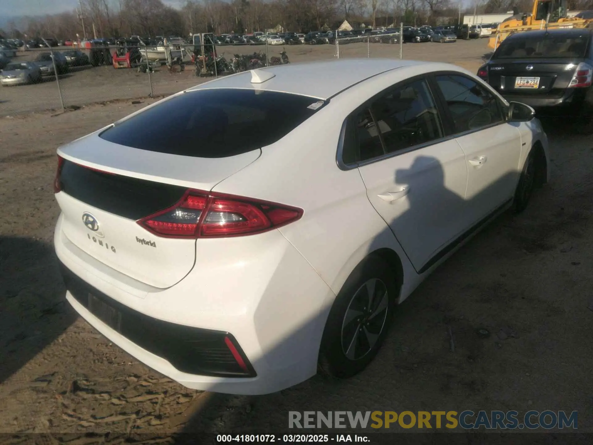 4 Photograph of a damaged car KMHC75LC2KU125357 HYUNDAI IONIQ HYBRID 2019