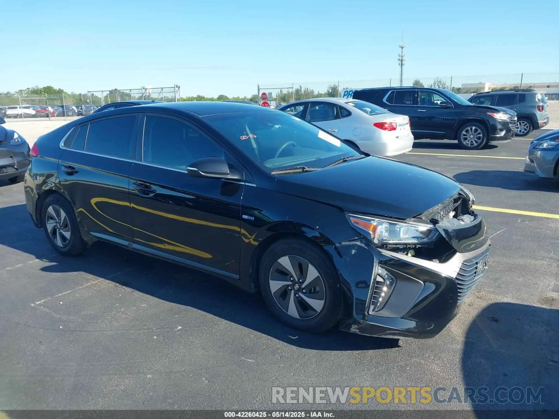 1 Photograph of a damaged car KMHC75LC3KU105621 HYUNDAI IONIQ HYBRID 2019