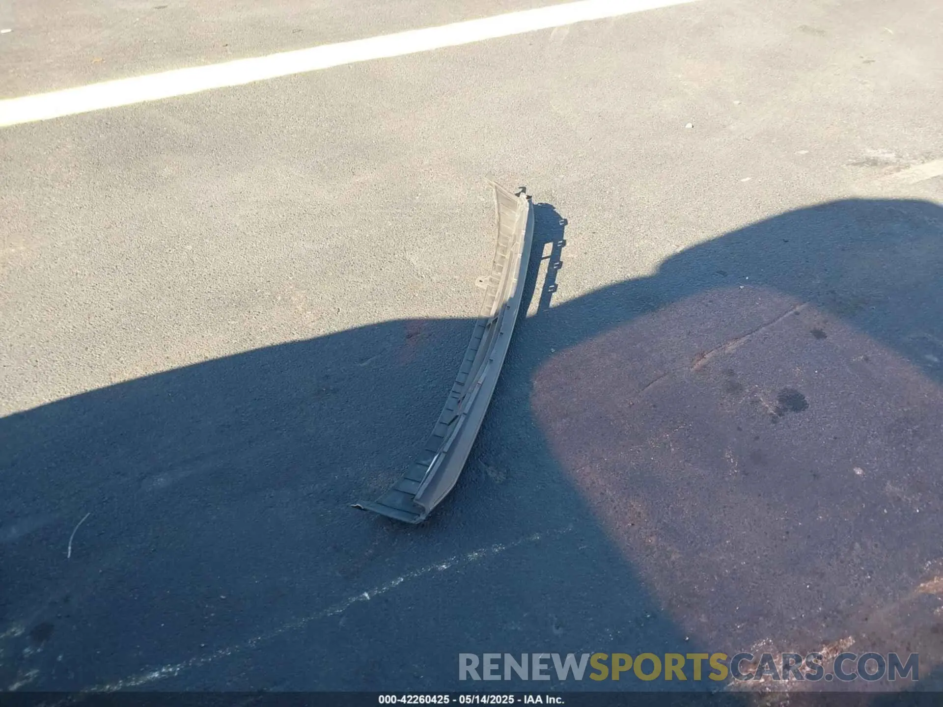 12 Photograph of a damaged car KMHC75LC3KU105621 HYUNDAI IONIQ HYBRID 2019