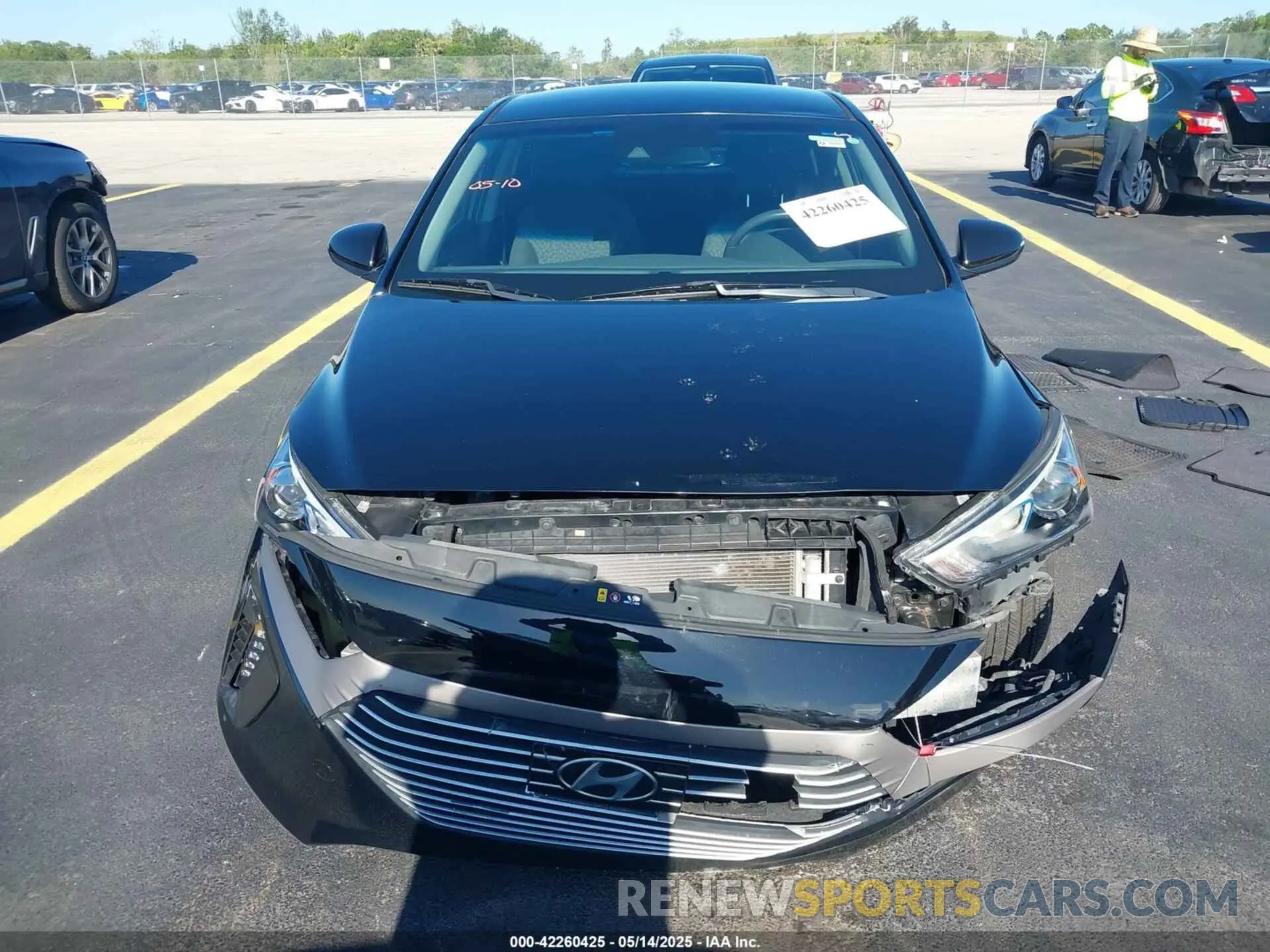 13 Photograph of a damaged car KMHC75LC3KU105621 HYUNDAI IONIQ HYBRID 2019