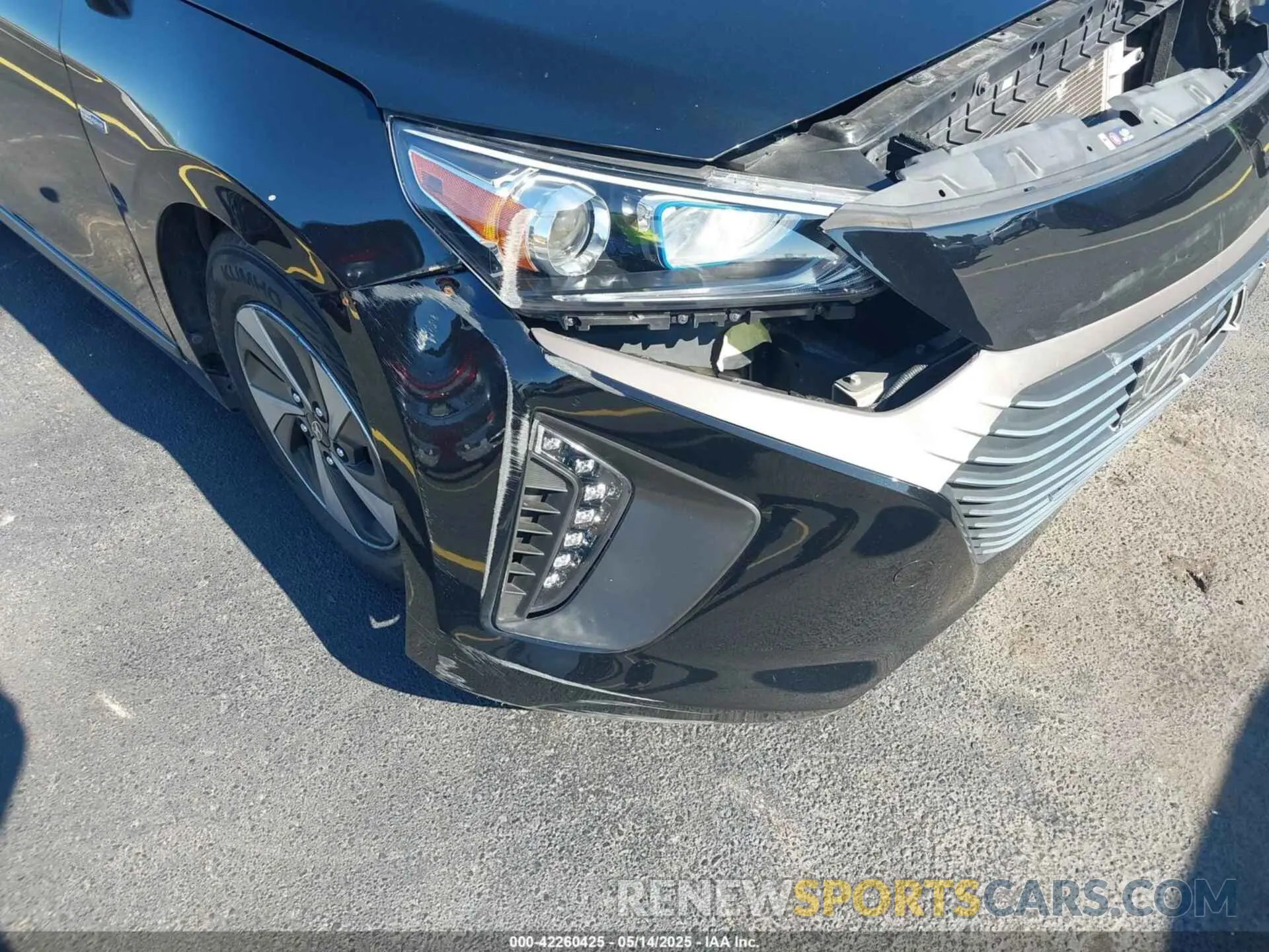 6 Photograph of a damaged car KMHC75LC3KU105621 HYUNDAI IONIQ HYBRID 2019