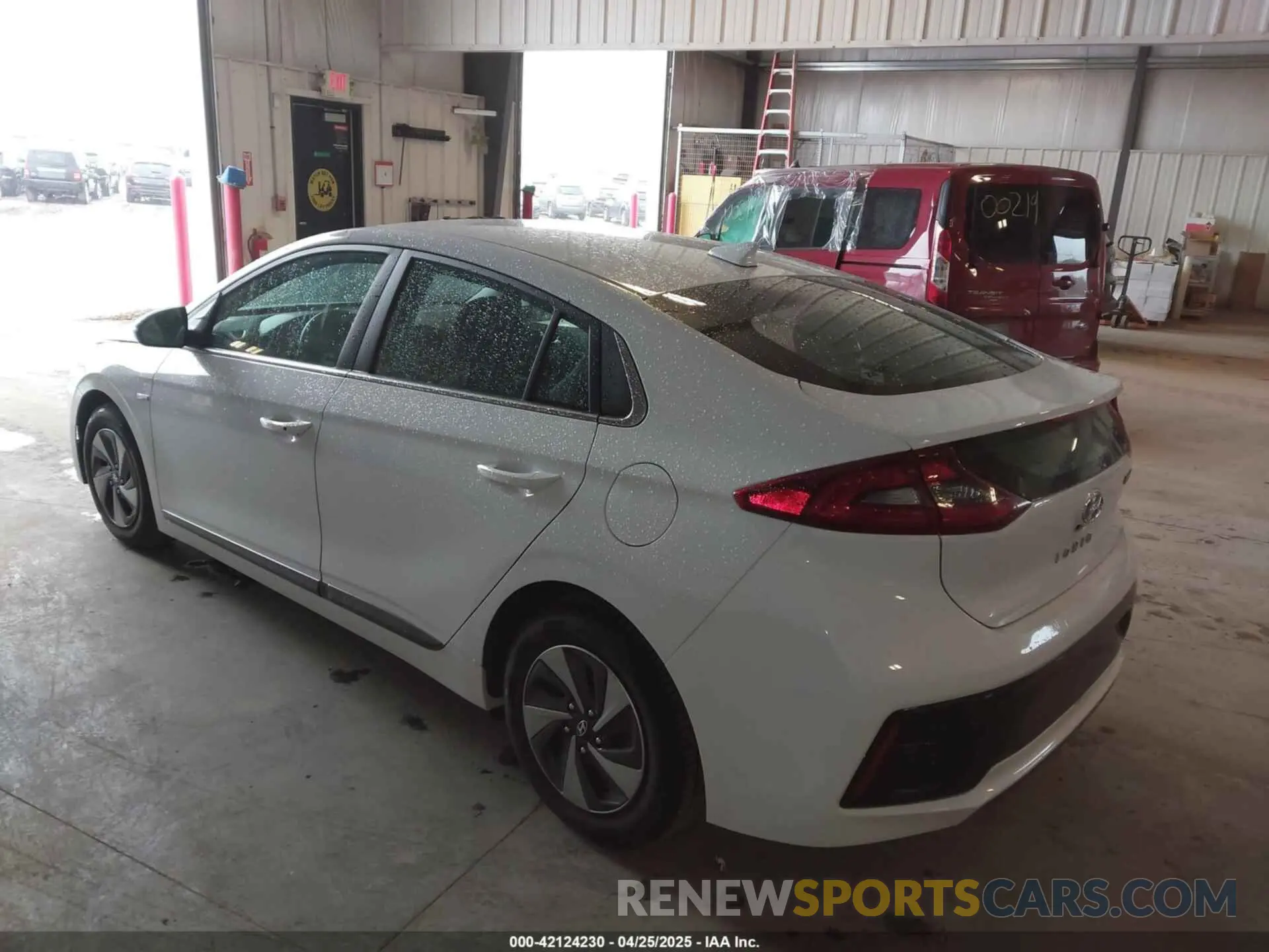 3 Photograph of a damaged car KMHC75LC5KU111145 HYUNDAI IONIQ HYBRID 2019