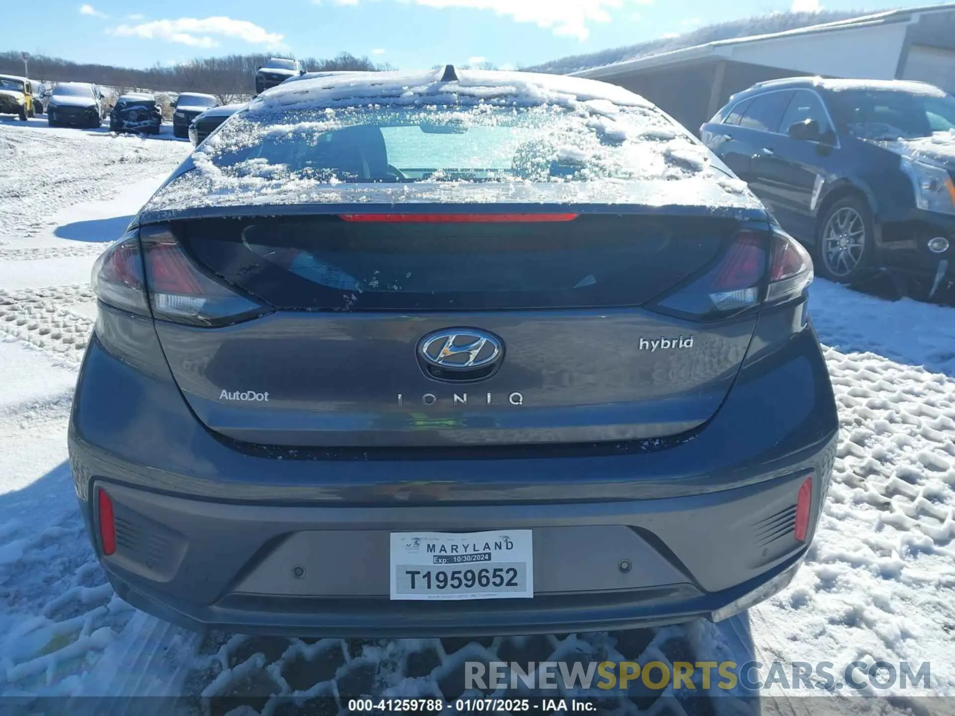 17 Photograph of a damaged car KMHC05LC0LU207948 HYUNDAI IONIQ HYBRID 2020